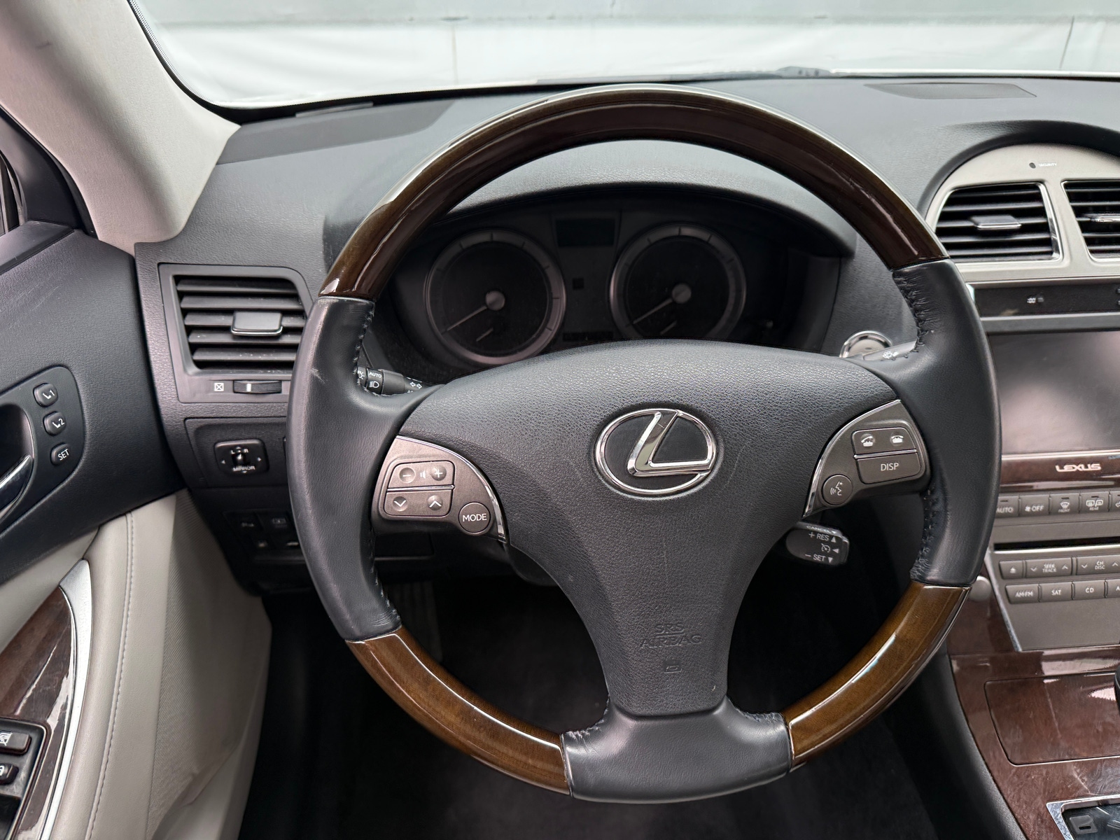 Thumbnail: 2011 Lexus ES - 4