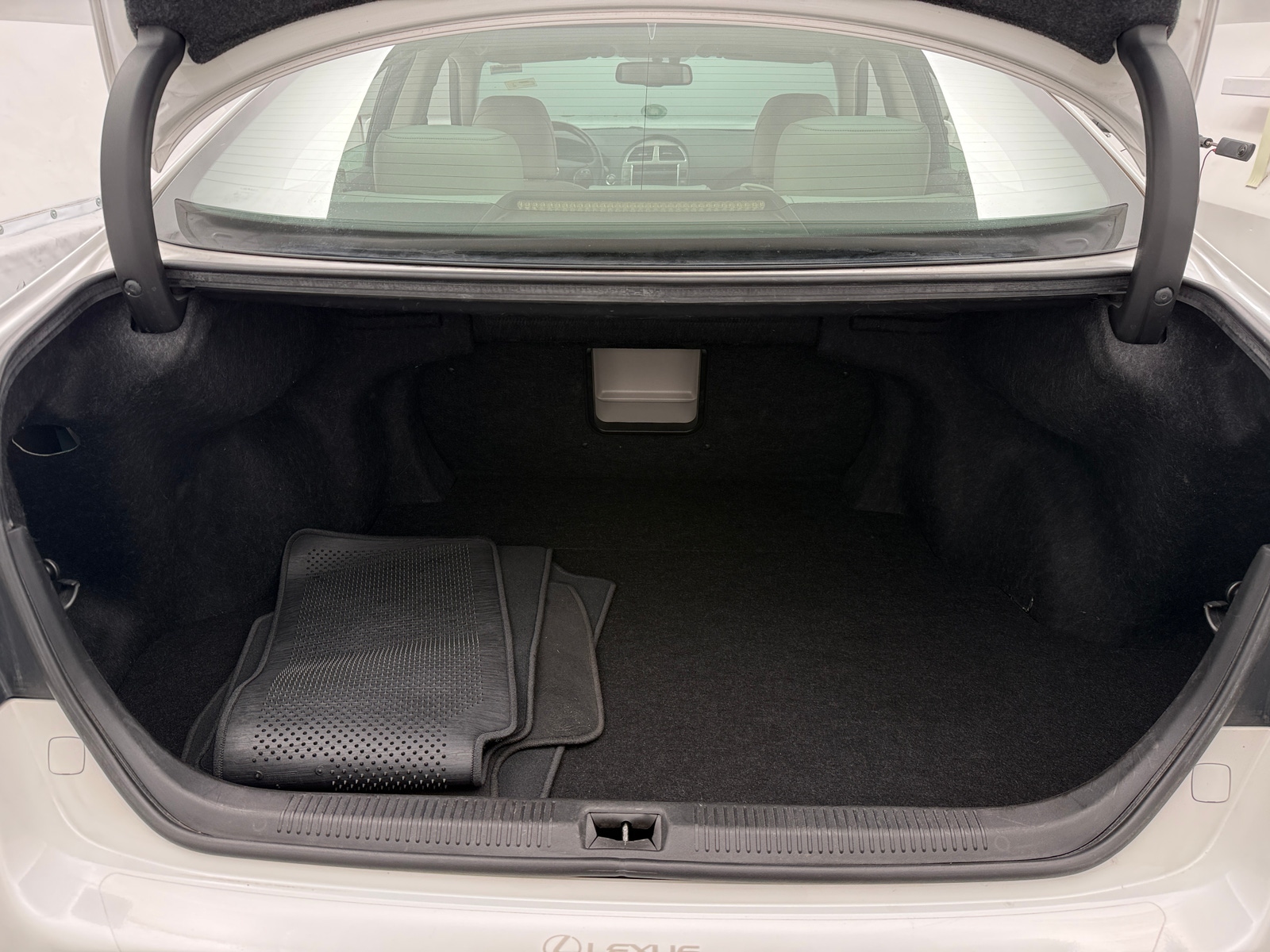 Thumbnail: 2011 Lexus ES - 6
