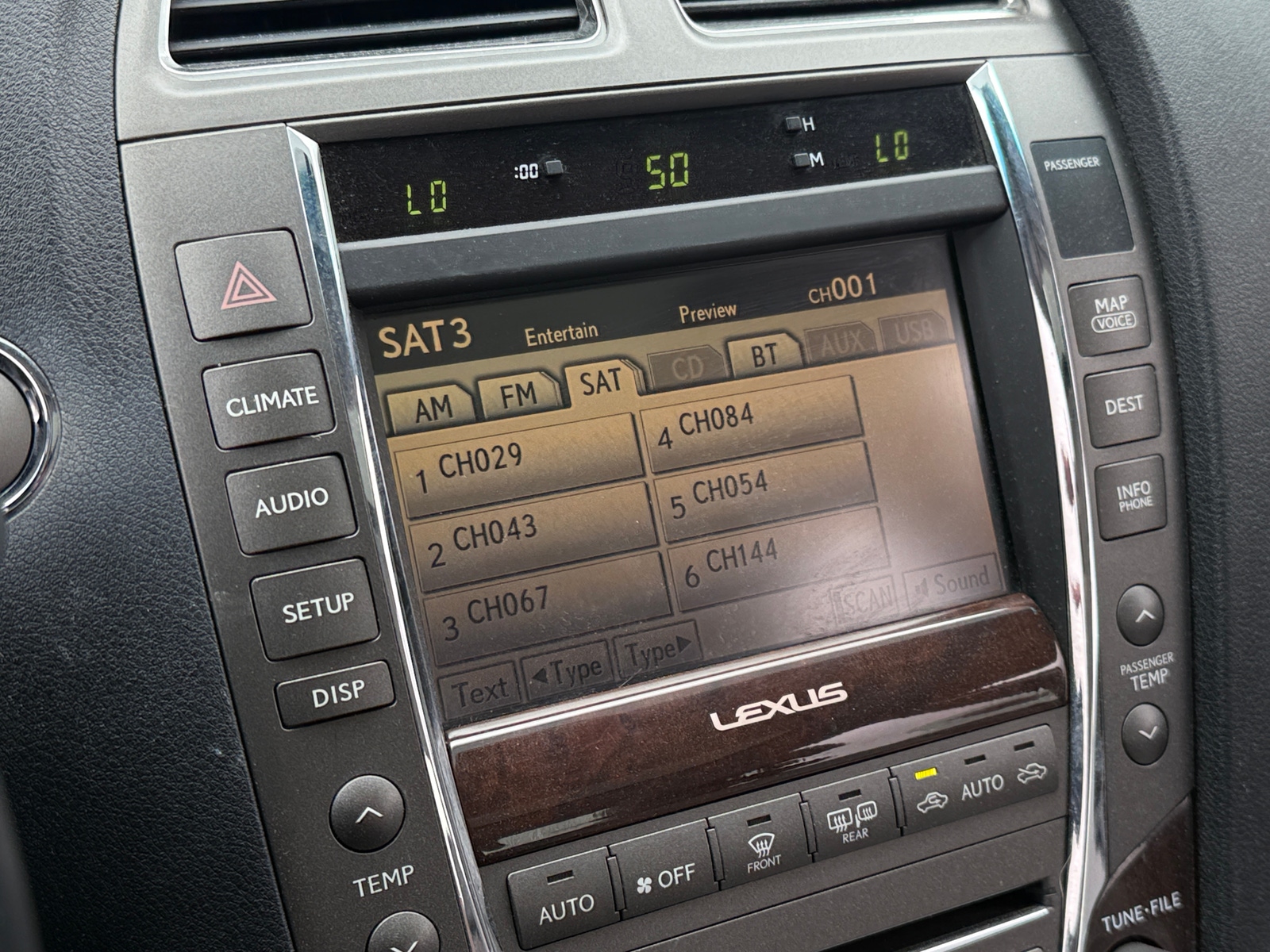 Thumbnail: 2011 Lexus ES - 3