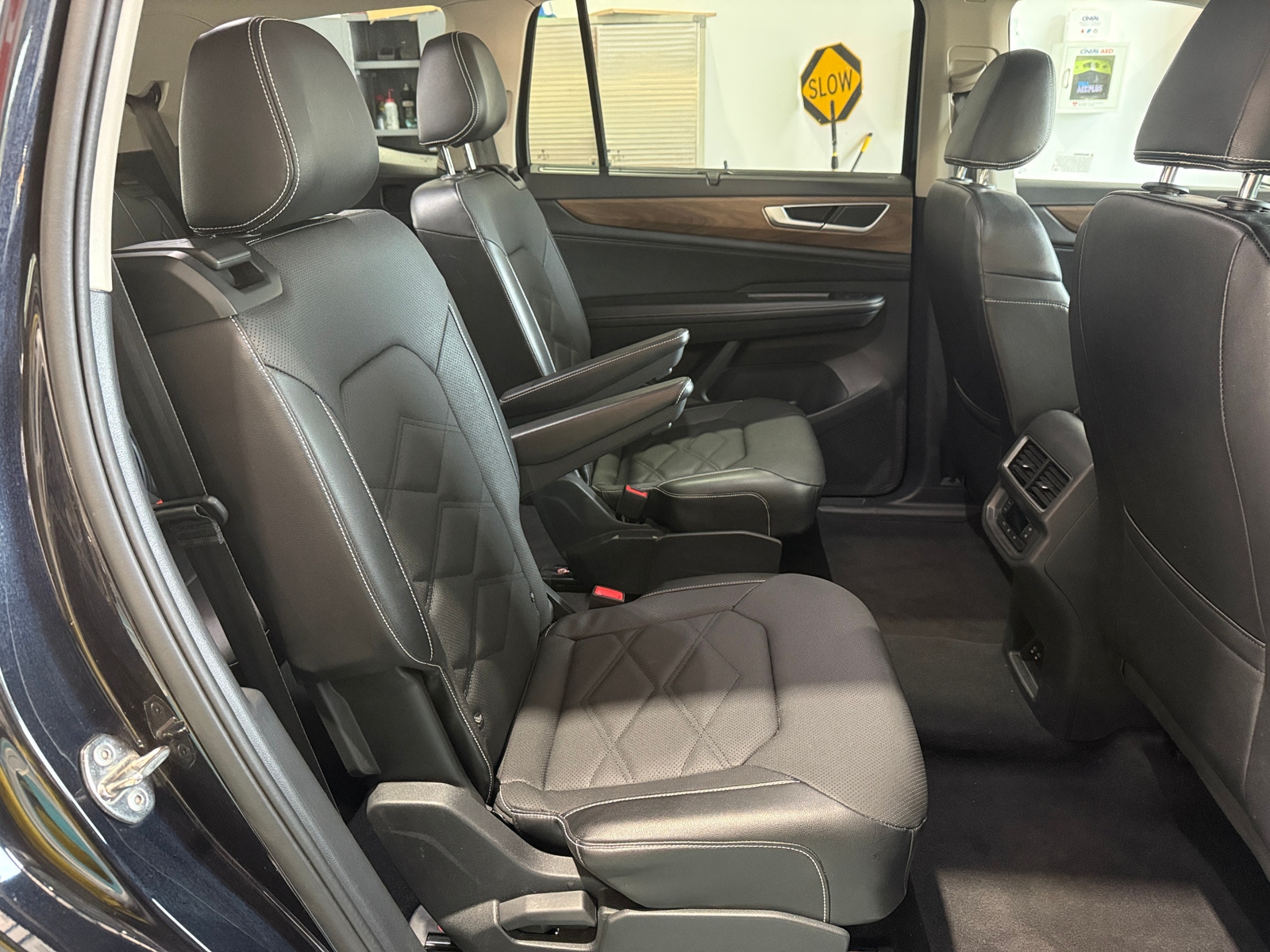 Thumbnail: 2024 Volkswagen Atlas - 5