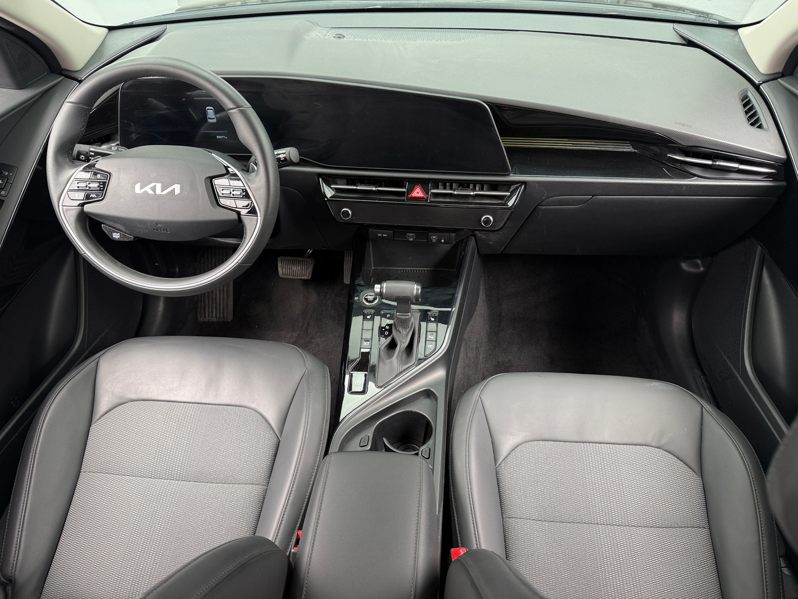 Thumbnail: 2024 Kia Niro - 3