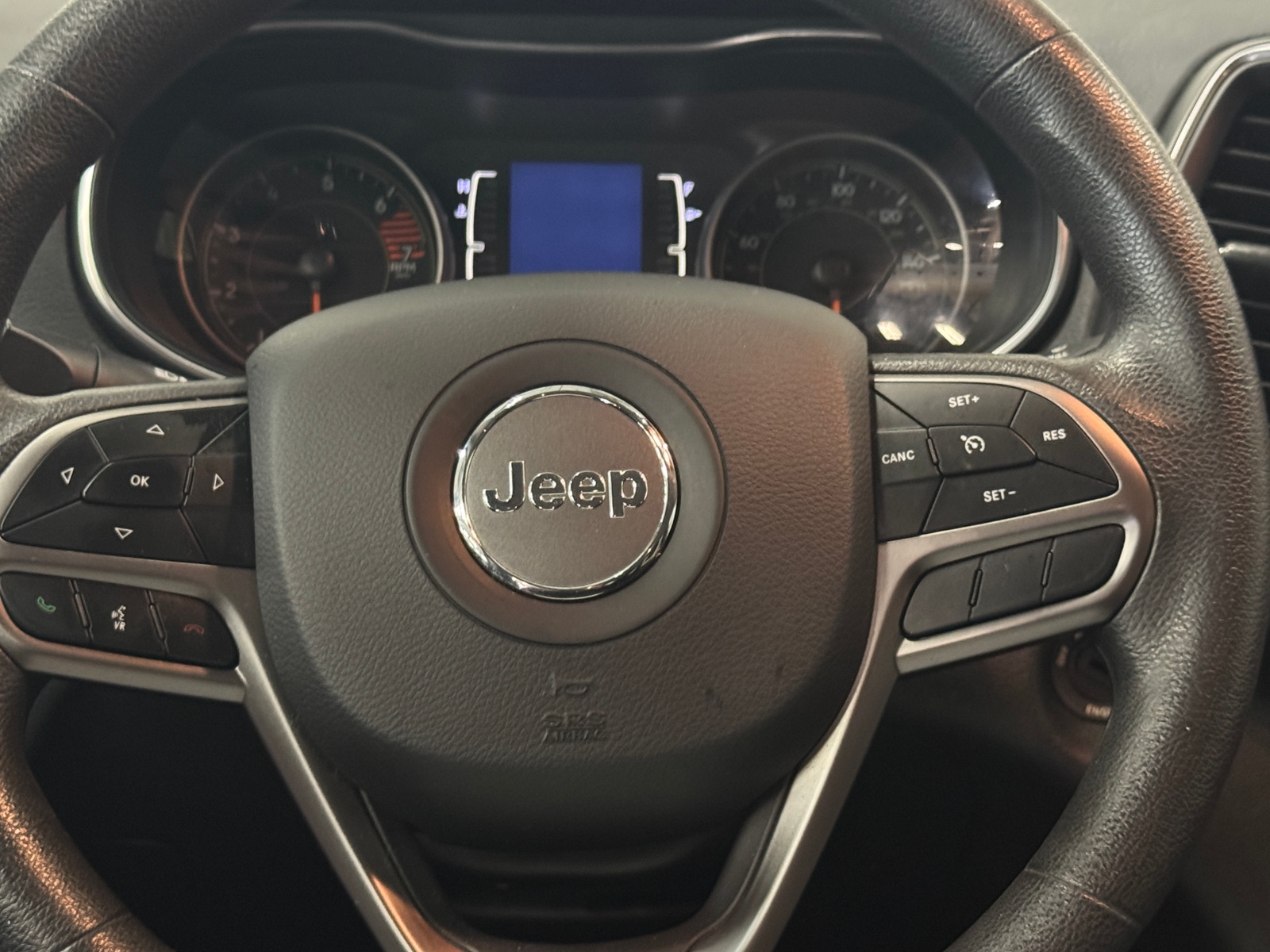 Thumbnail: 2021 Jeep Cherokee - 5