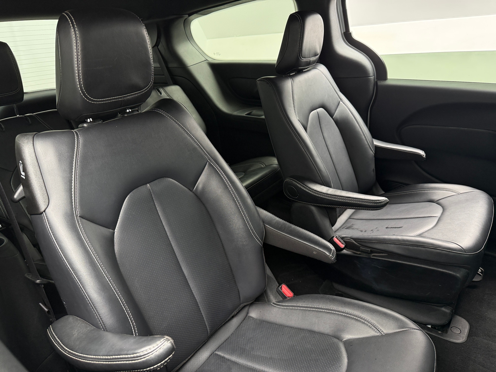 Thumbnail: 2024 Chrysler Pacifica - 5