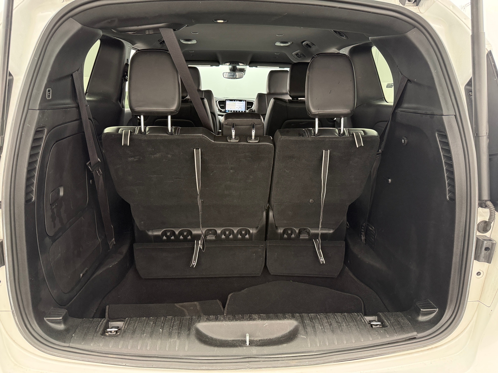 Thumbnail: 2024 Chrysler Pacifica - 6