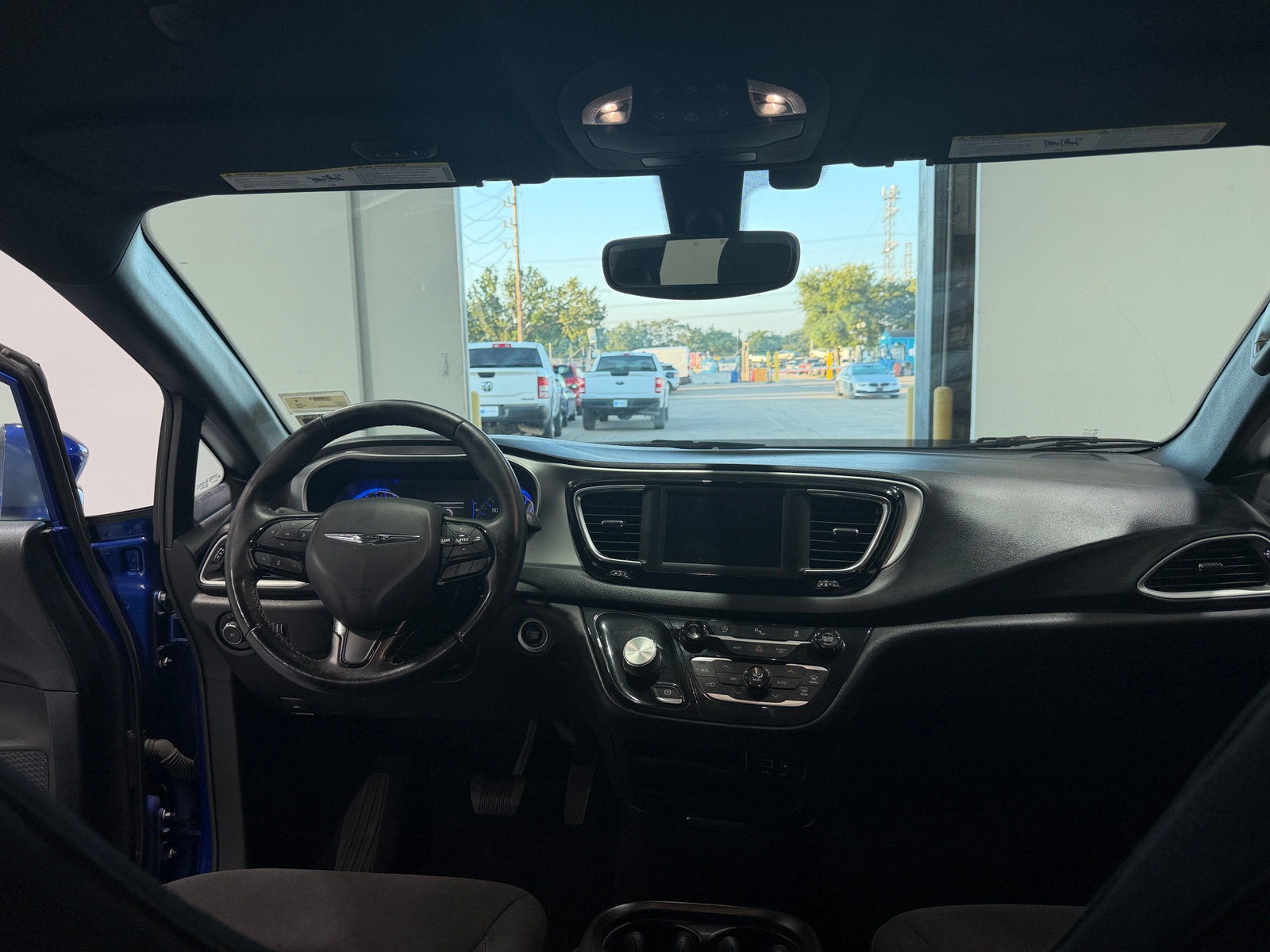 Thumbnail: 2020 Chrysler Pacifica - 3