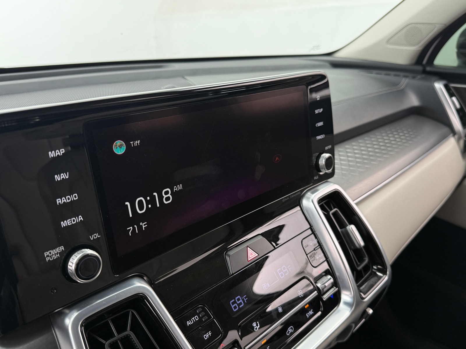 Thumbnail: 2021 Kia Sorento - 3