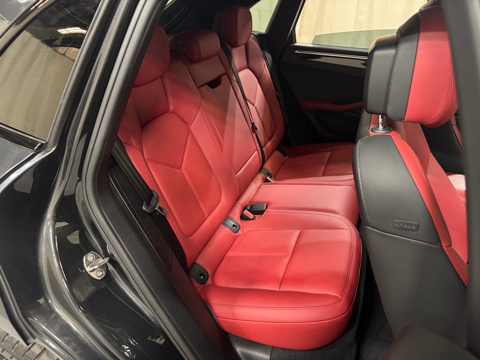 Thumbnail: 2019 Porsche Macan - 5