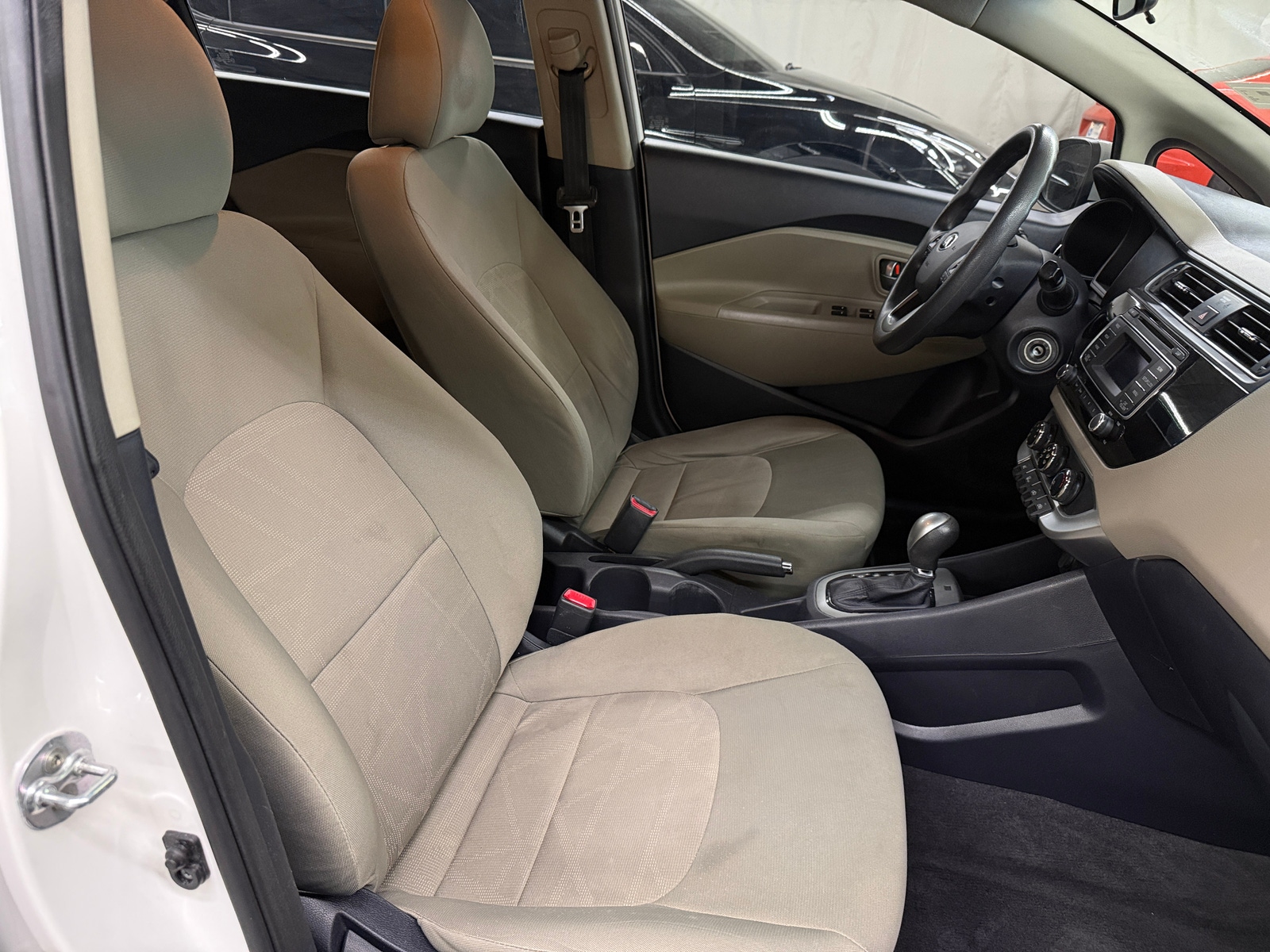 Thumbnail: 2017 Kia Rio - 2