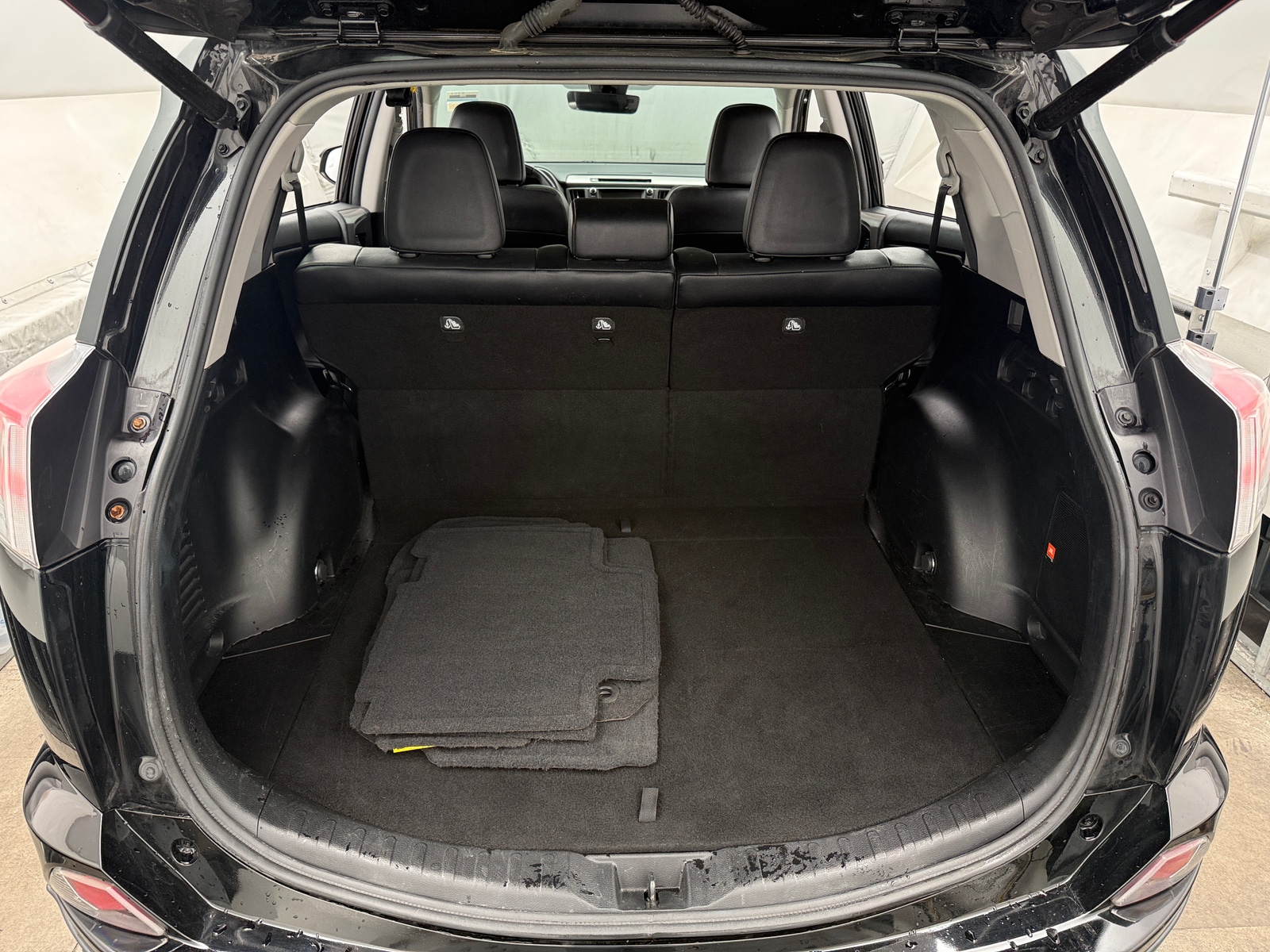 Thumbnail: 2016 Toyota RAV4 - 6