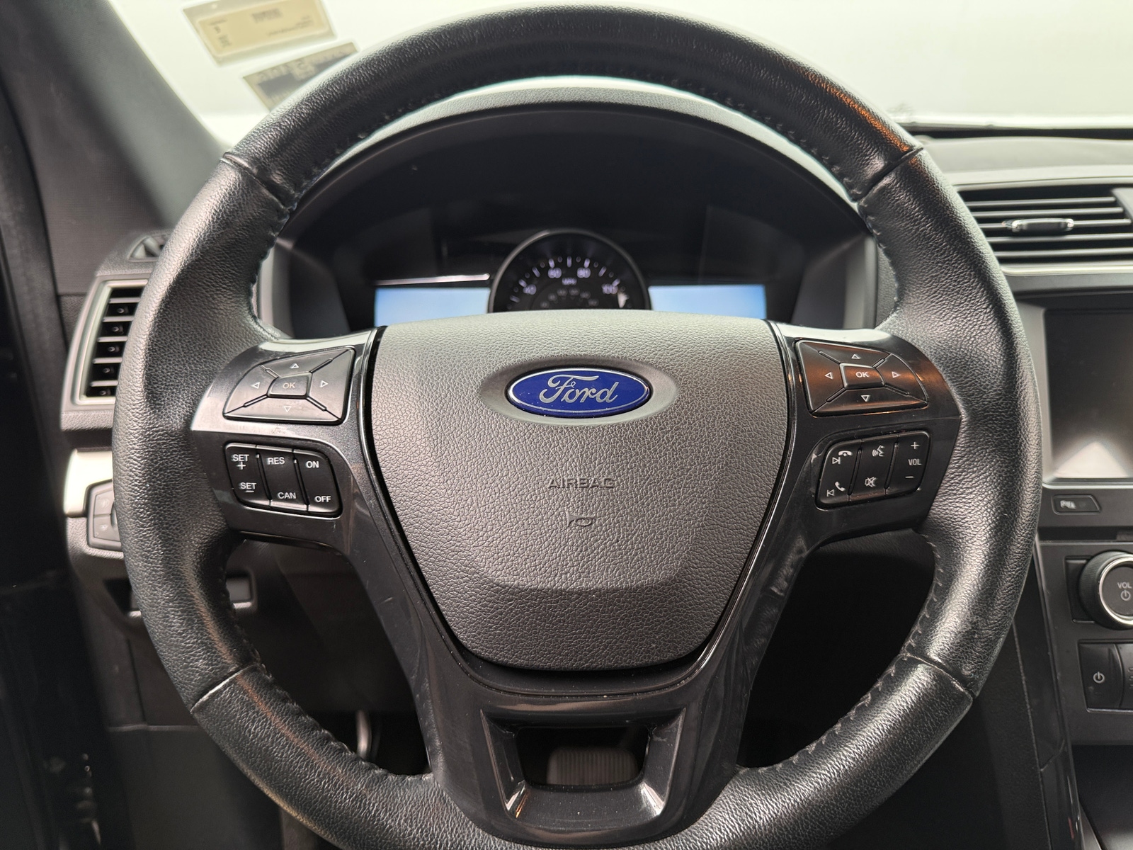 Thumbnail: 2018 Ford Explorer - 5