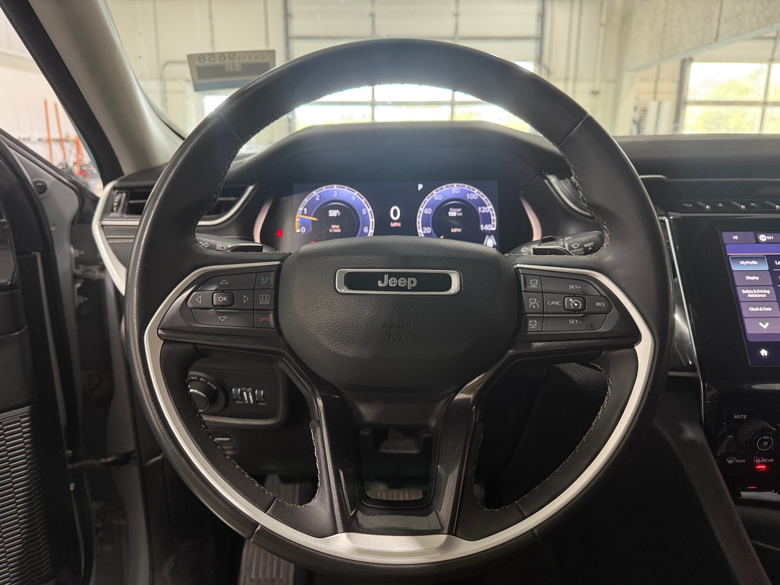 Thumbnail: 2023 Jeep Grand Cherokee L - 5