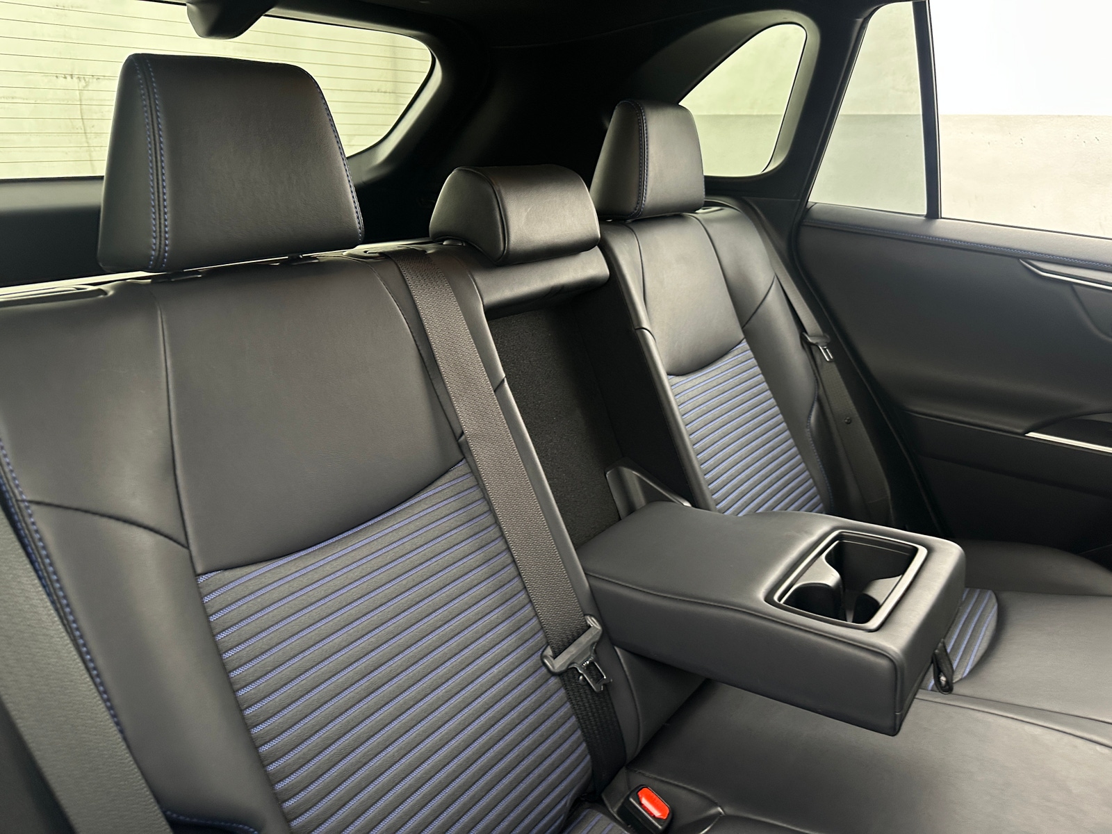 Thumbnail: 2019 Toyota RAV4 - 6