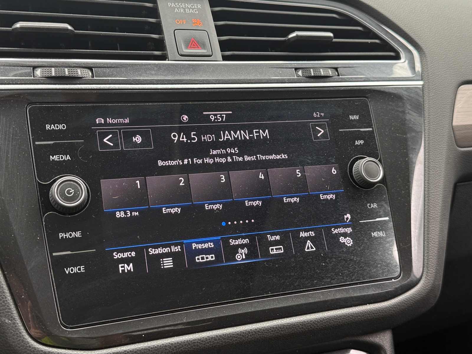 Thumbnail: 2021 Volkswagen Tiguan - 3
