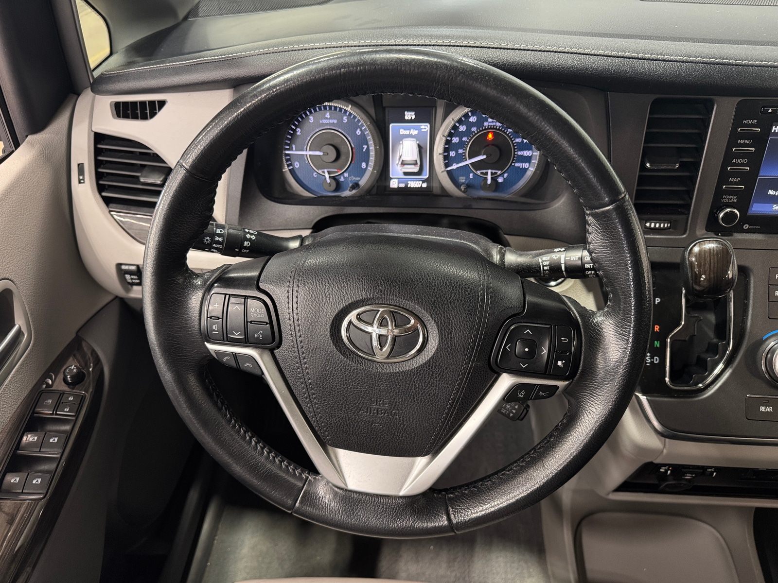 Thumbnail: 2019 Toyota Sienna - 4