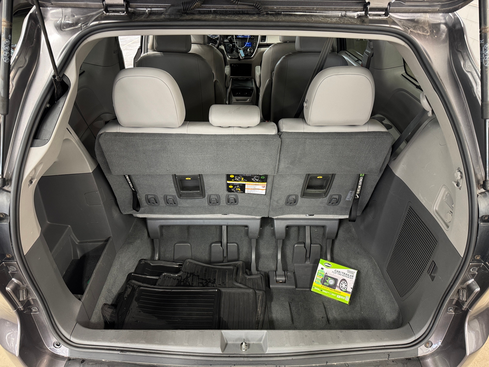 Thumbnail: 2019 Toyota Sienna - 6