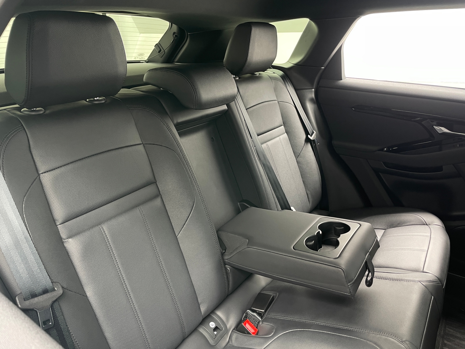 Thumbnail: 2024 Land Rover Range Rover Evoque - 5