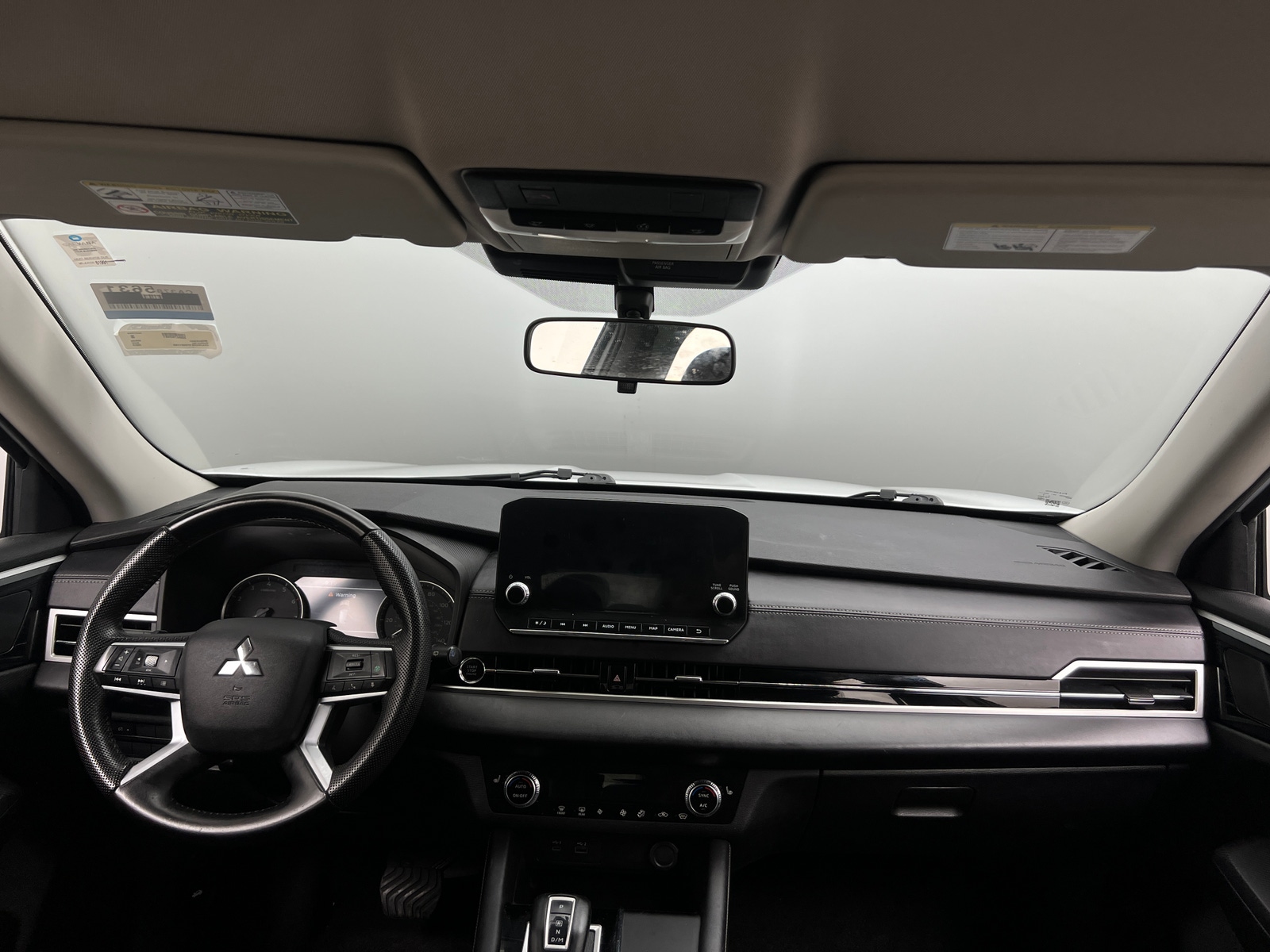 Thumbnail: 2023 Mitsubishi Outlander - 2