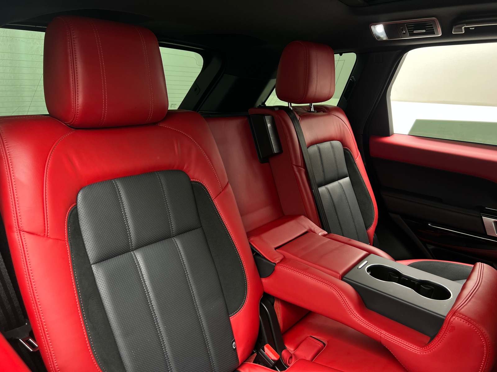 Thumbnail: 2022 Land Rover Range Rover Sport - 6