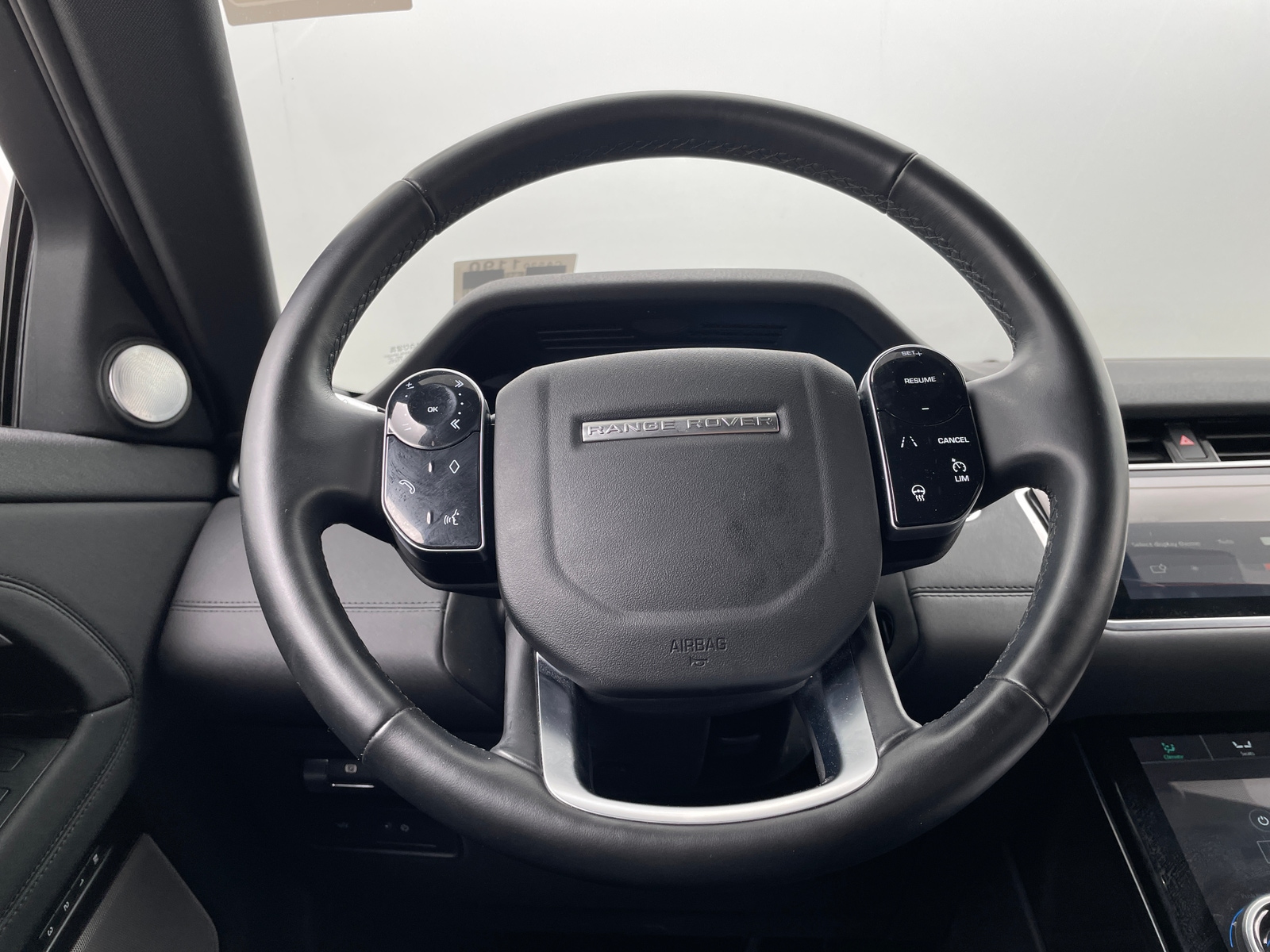 Thumbnail: 2020 Land Rover Range Rover Evoque - 4
