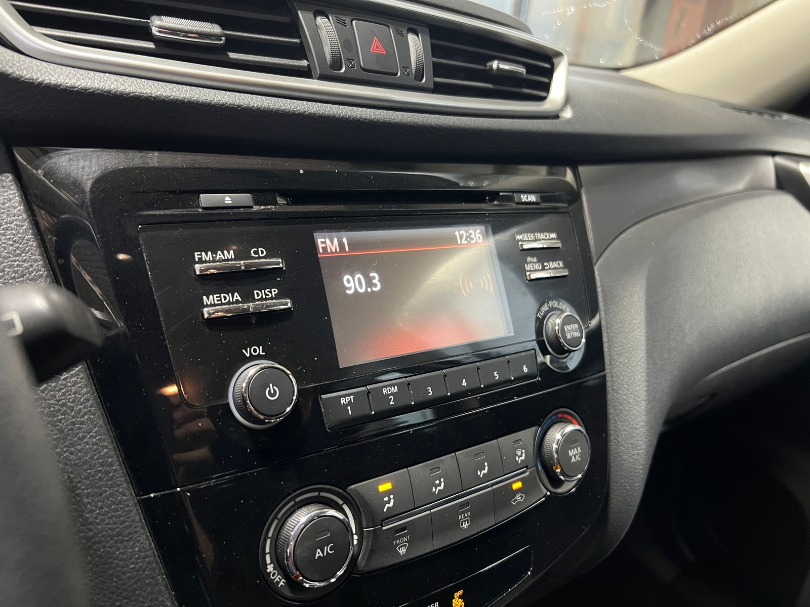 Thumbnail: 2015 Nissan Rogue - 4