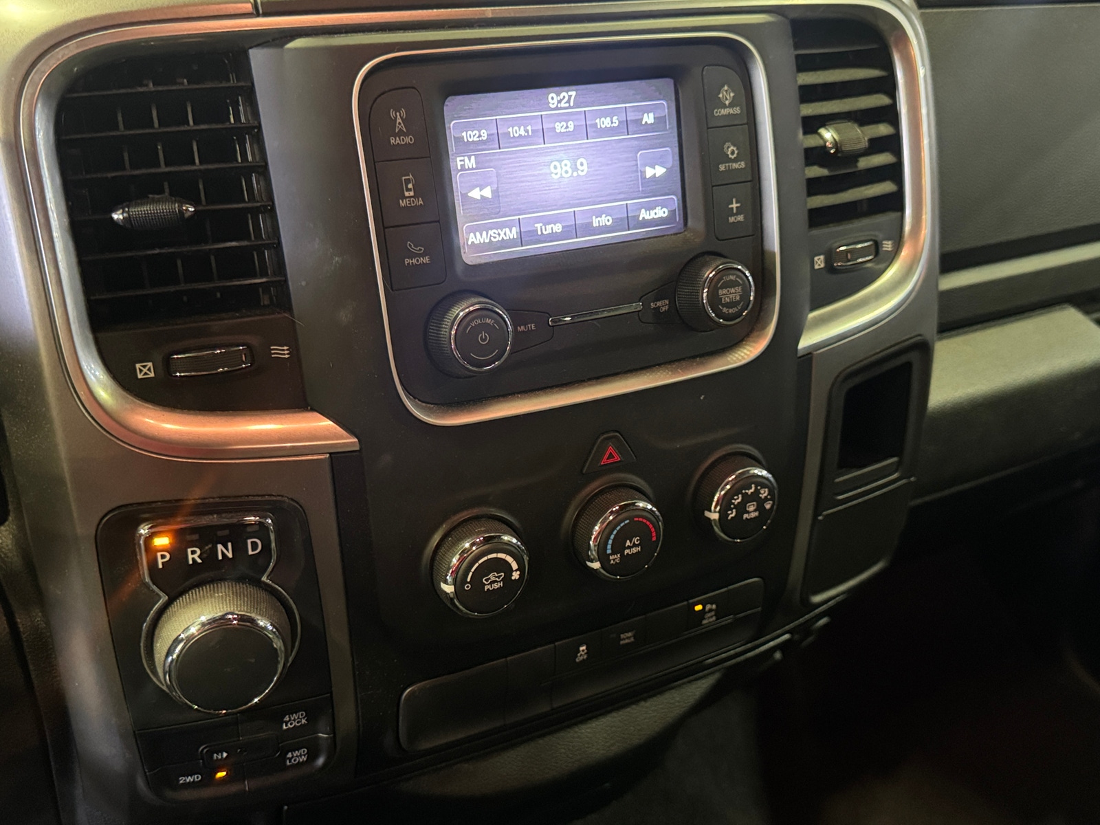 Thumbnail: 2021 RAM 1500 Classic - 4