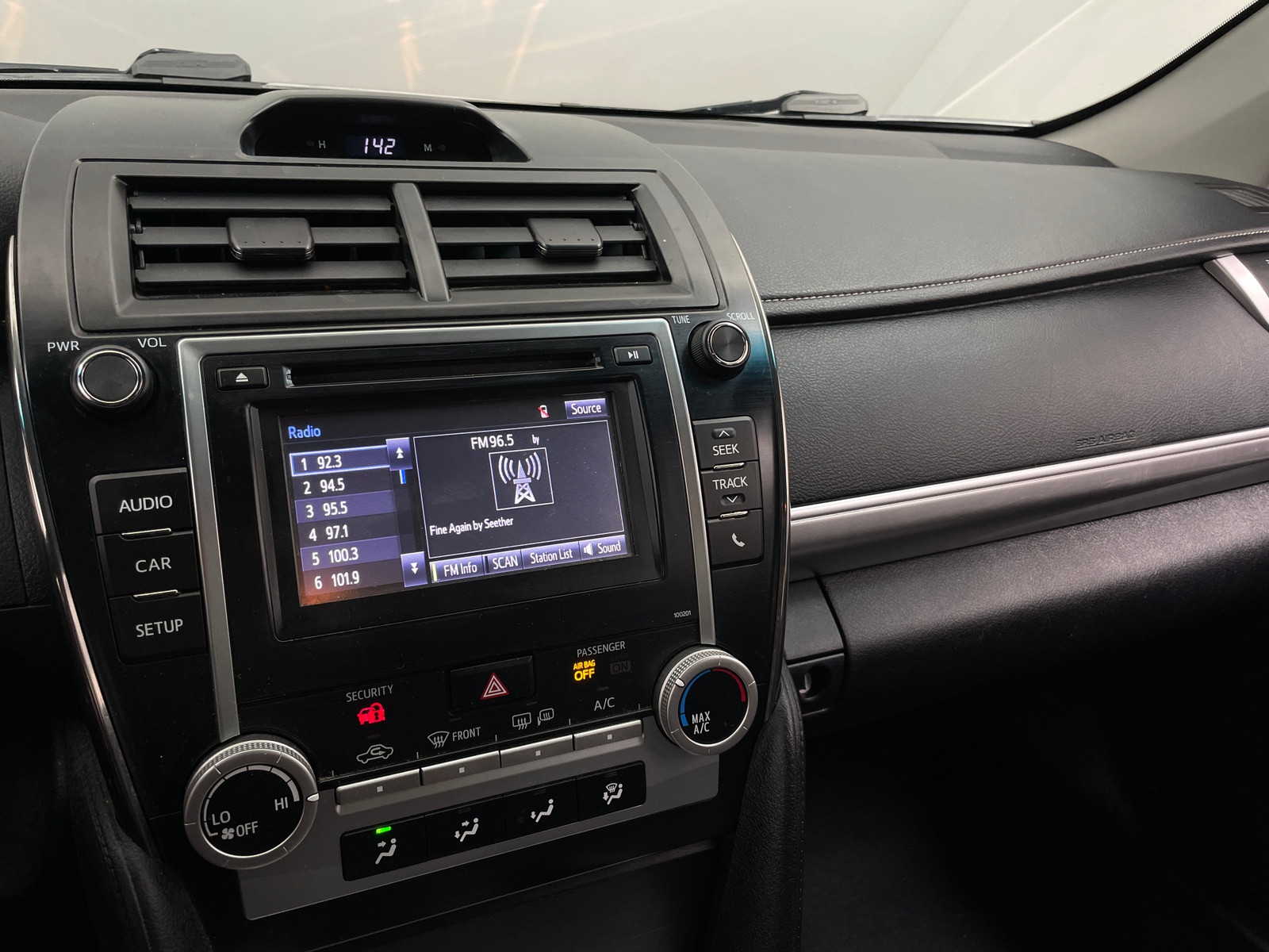 Thumbnail: 2014 Toyota Camry - 4