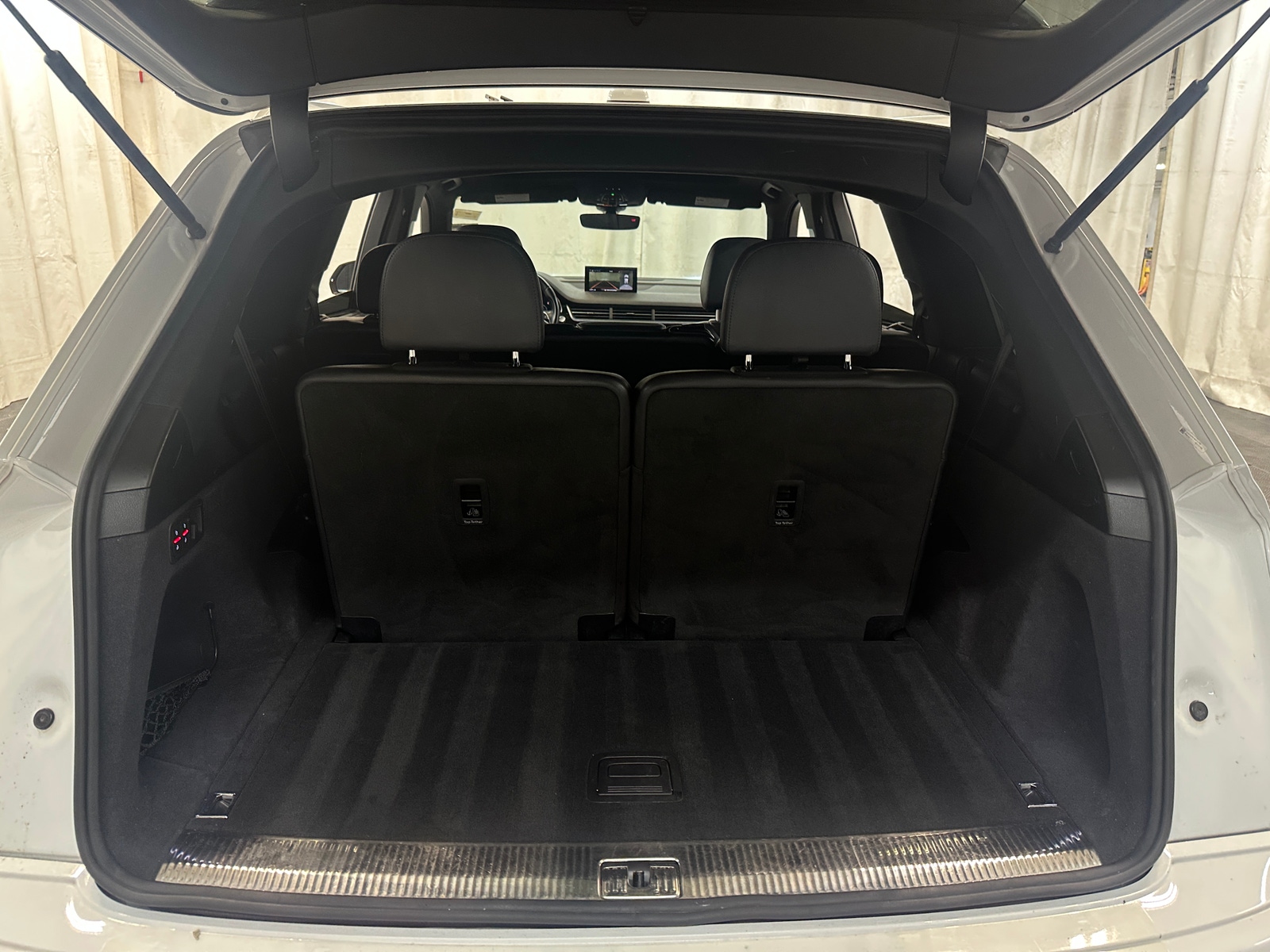 Thumbnail: 2019 Audi Q7 - 6