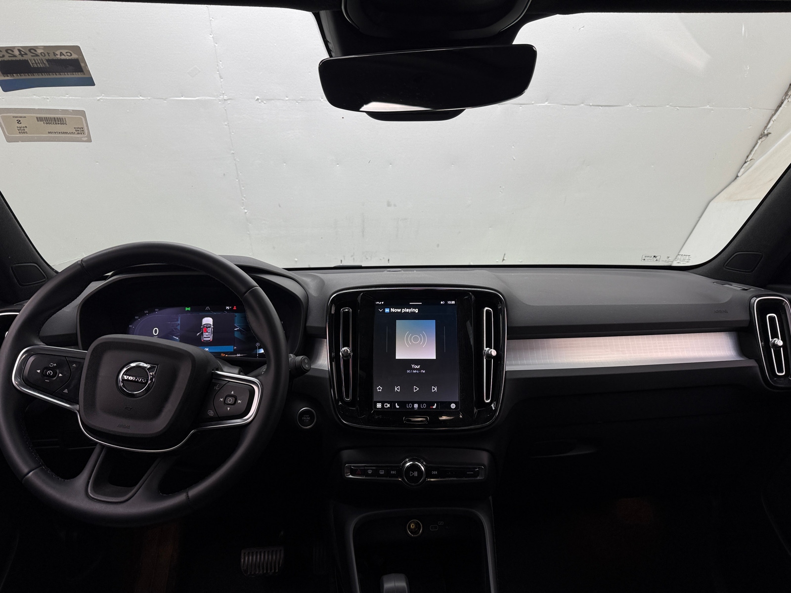 Thumbnail: 2025 Volvo XC40 - 3