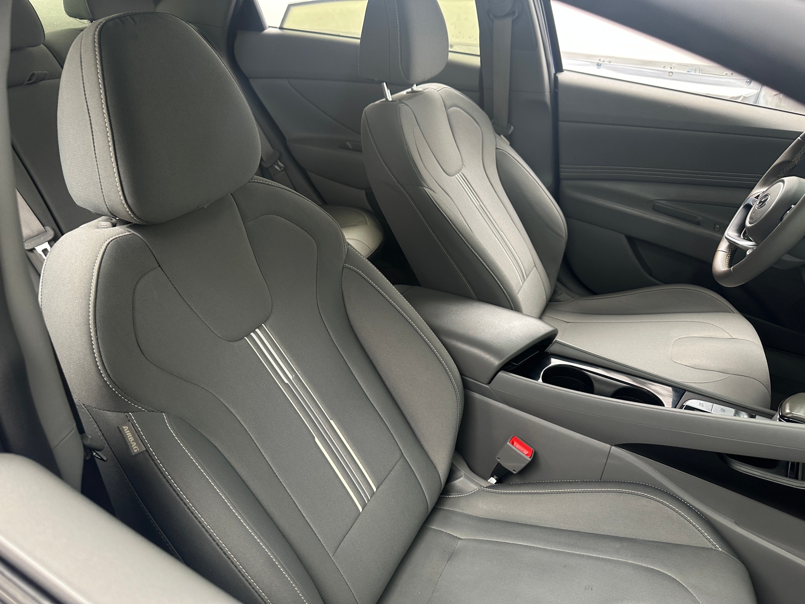 Thumbnail: 2022 Hyundai Elantra - 2