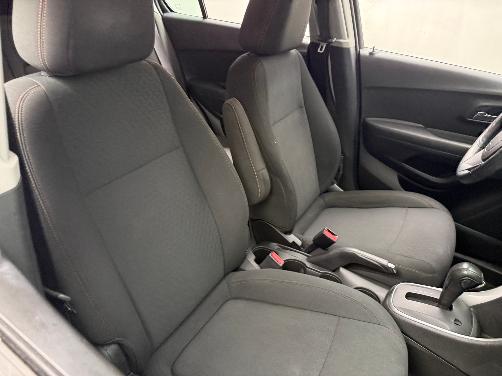 Thumbnail: 2017 Chevrolet Trax - 2