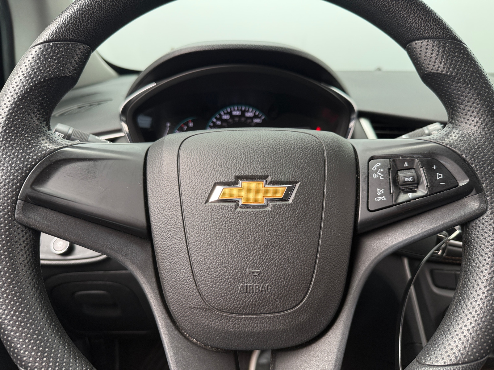 Thumbnail: 2017 Chevrolet Trax - 5