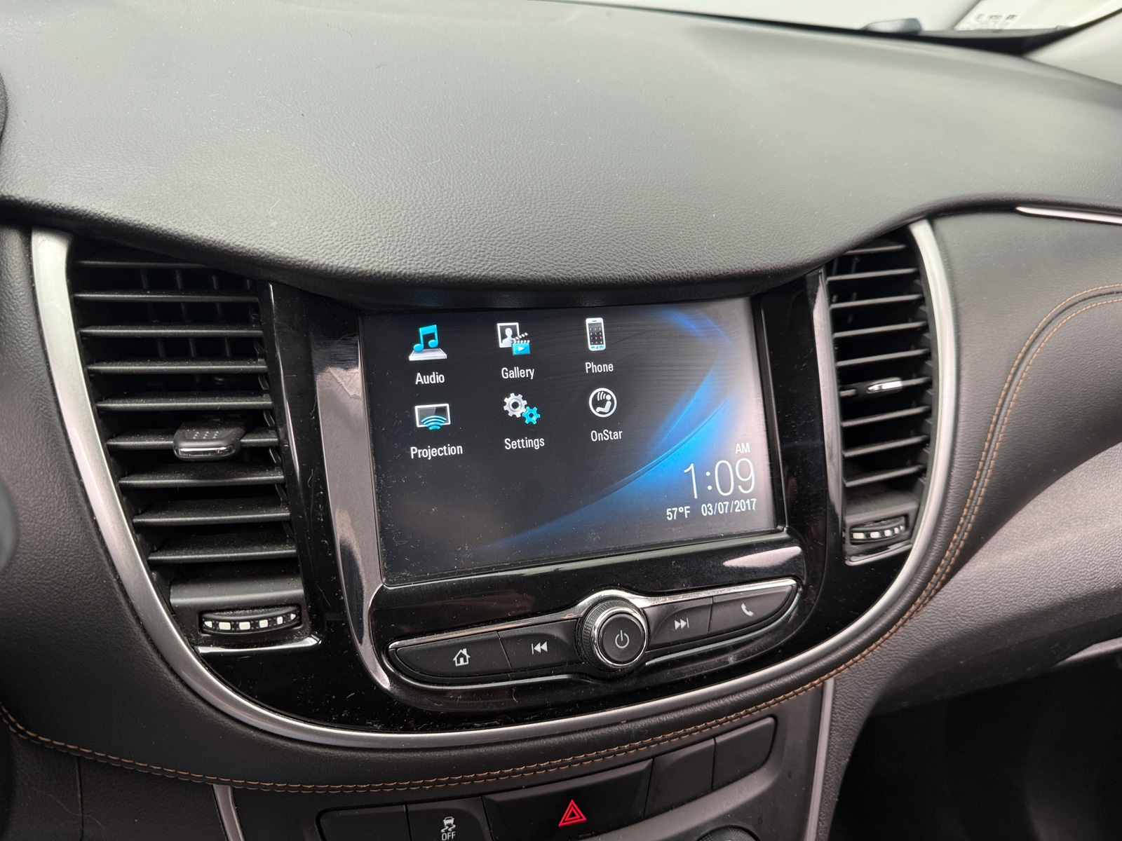 Thumbnail: 2017 Chevrolet Trax - 4