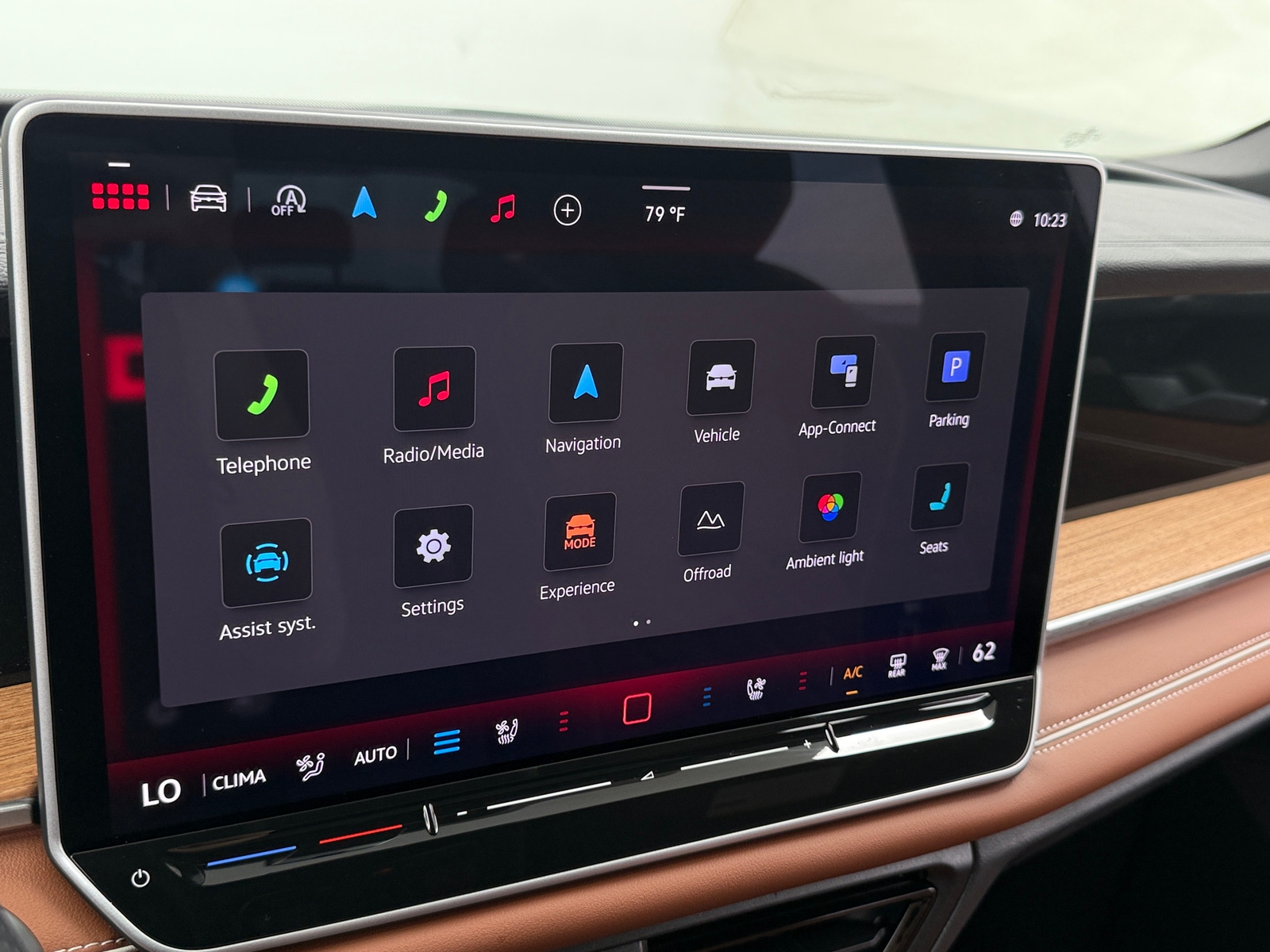 Thumbnail: 2025 Volkswagen Tiguan - 3