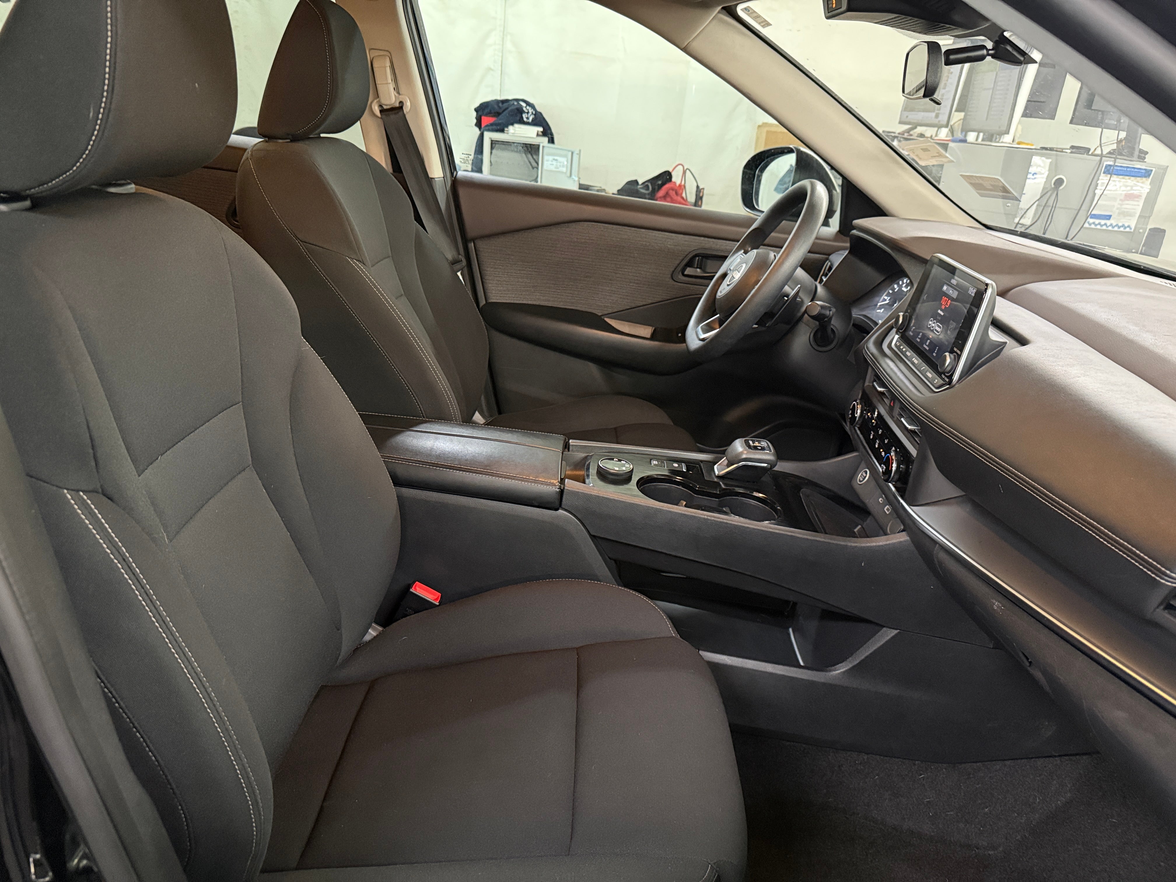 2023 Nissan Rogue S - Photo 2