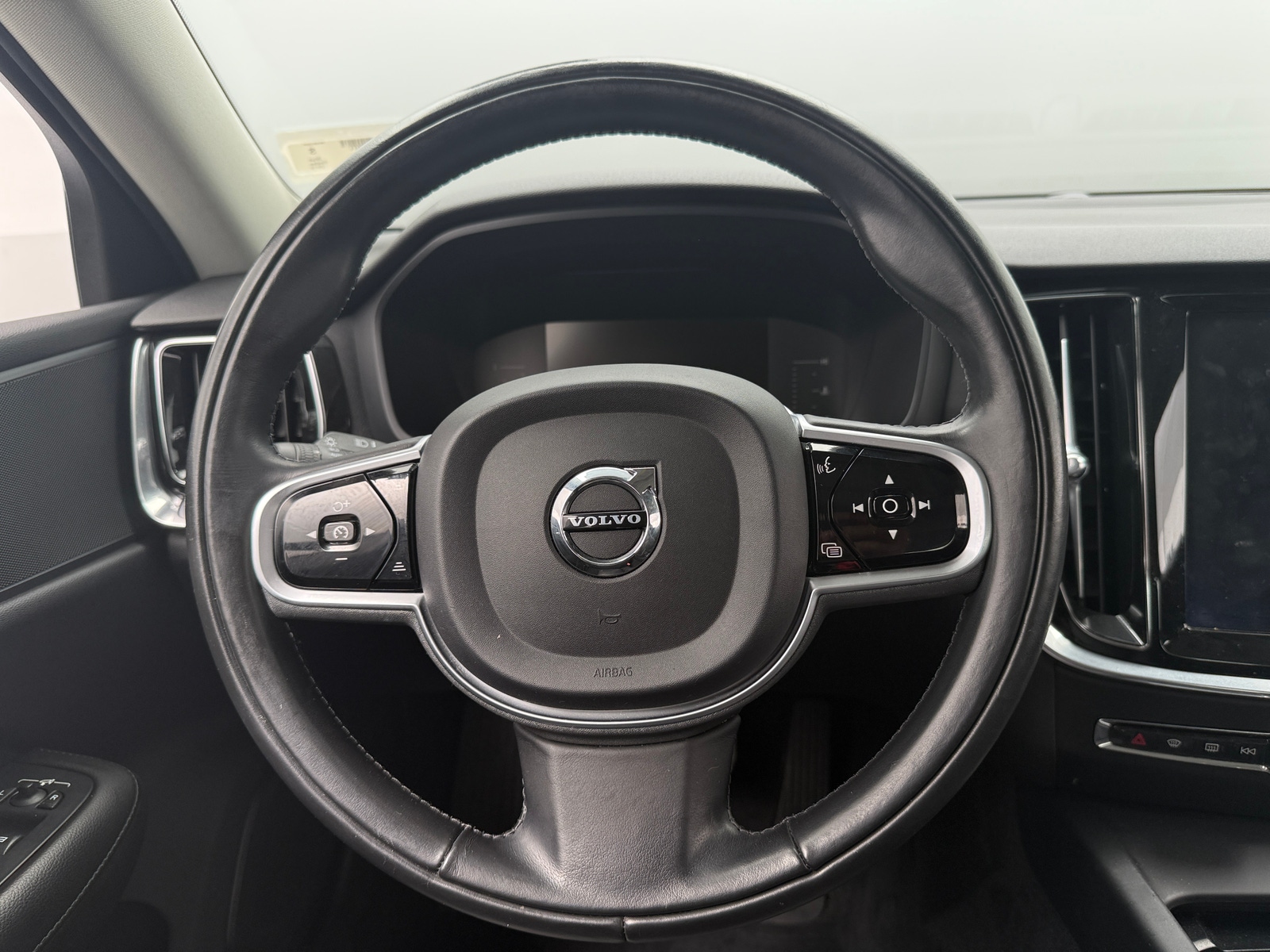 Thumbnail: 2019 Volvo S60 - 4