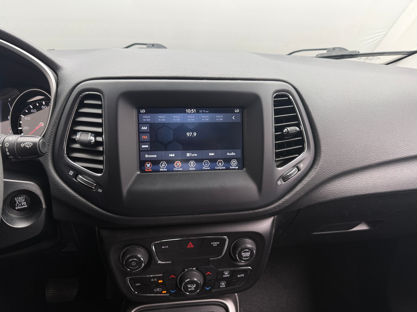 Thumbnail: 2021 Jeep Compass - 4