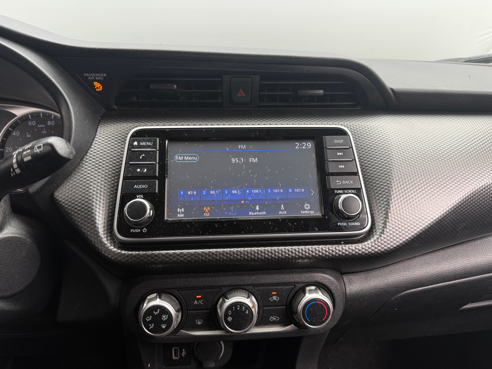 Thumbnail: 2020 Nissan Kicks - 4