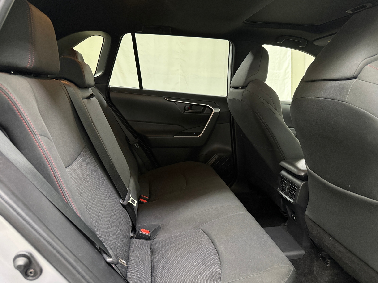 Thumbnail: 2021 Toyota RAV4 - 6