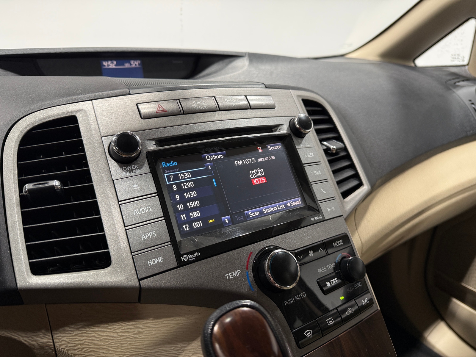Thumbnail: 2015 Toyota Venza - 4