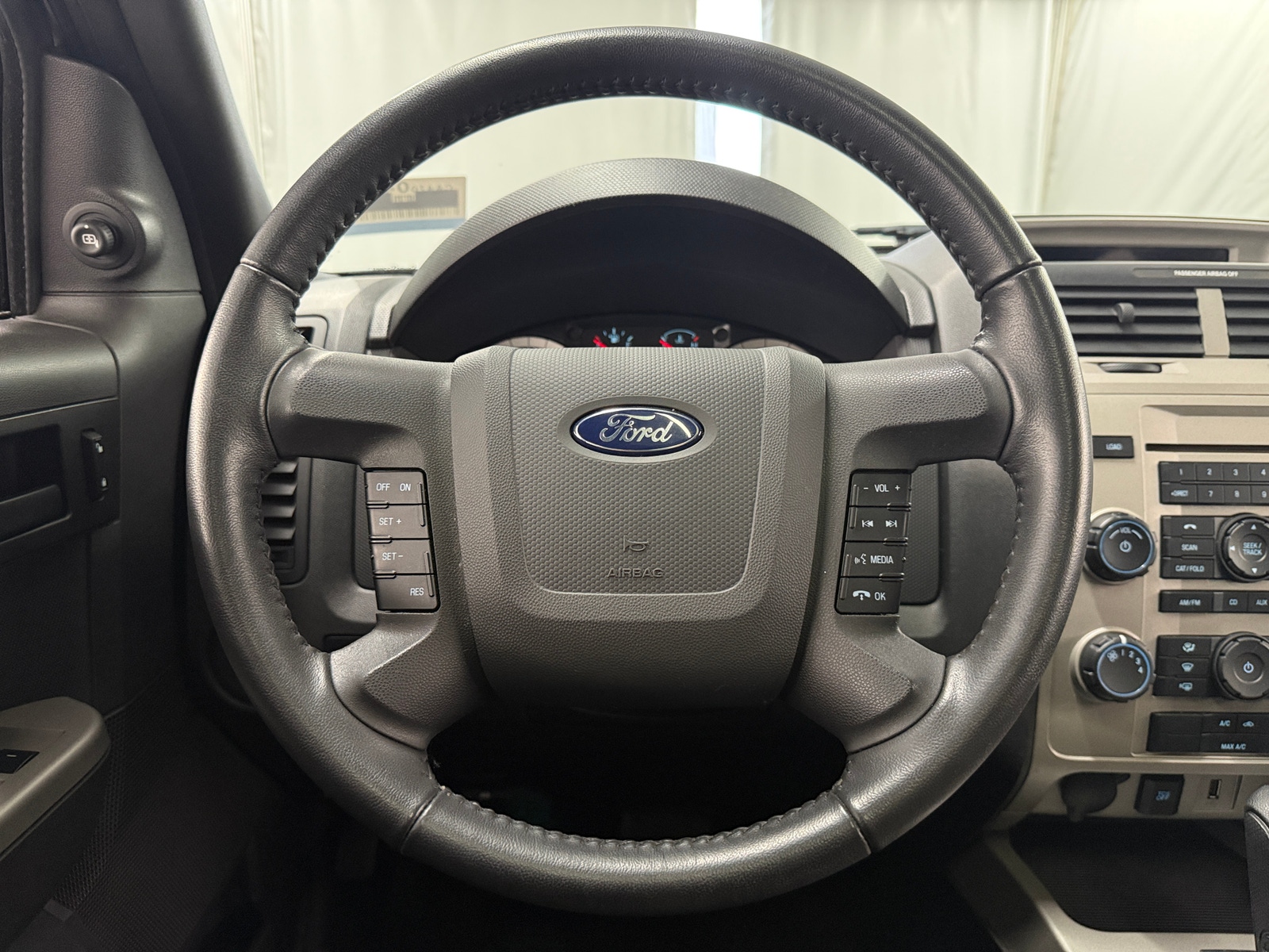 Thumbnail: 2011 Ford Escape - 5