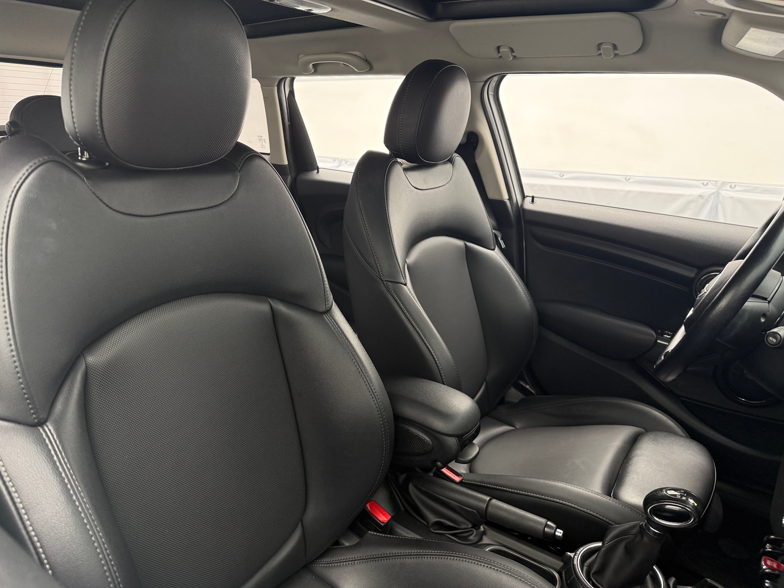Thumbnail: 2016 MINI Cooper Hardtop - 2