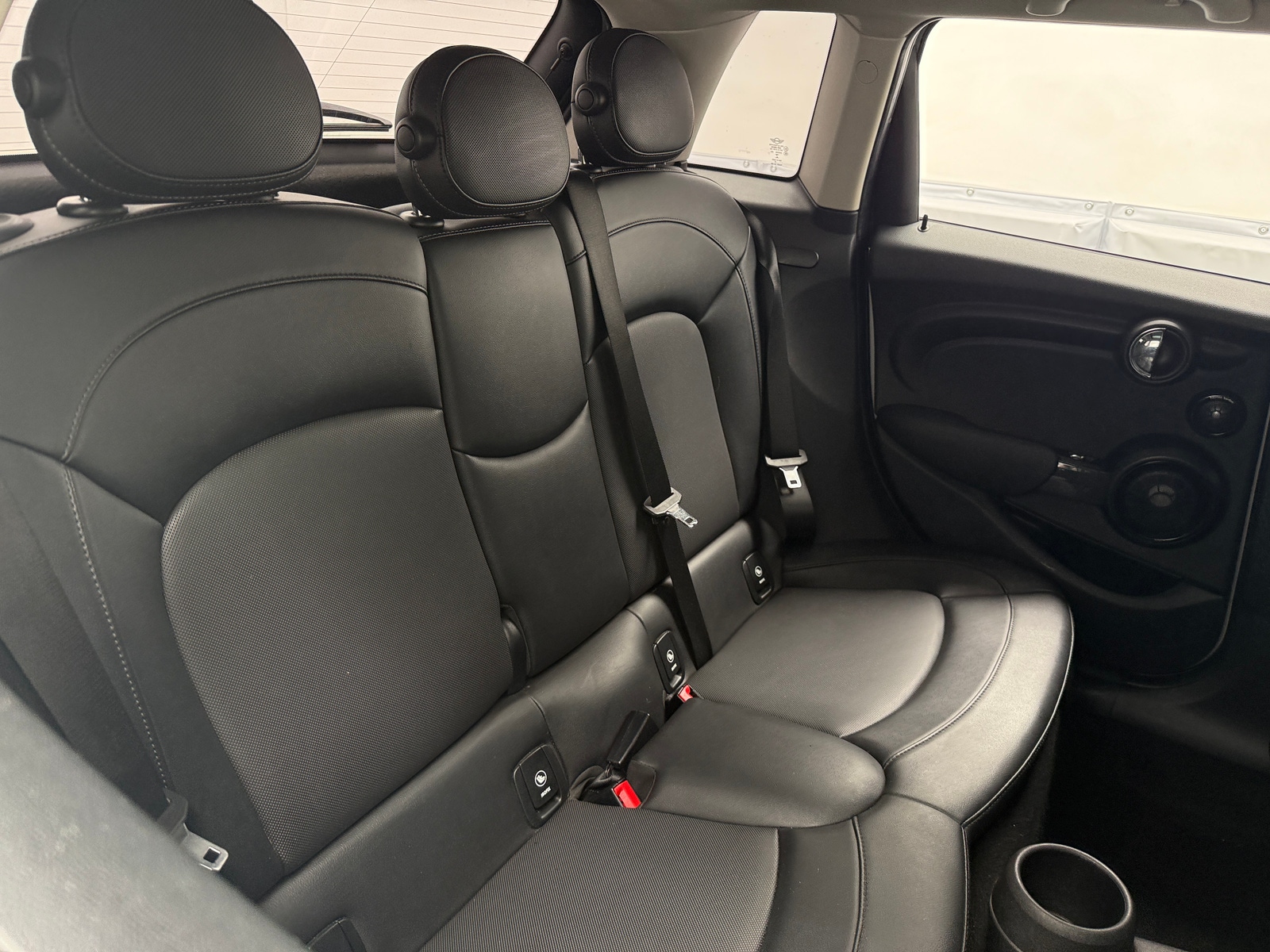 Thumbnail: 2016 MINI Cooper Hardtop - 6