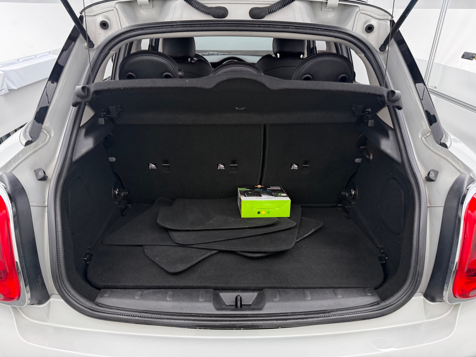 Thumbnail: 2016 MINI Cooper Hardtop - 7