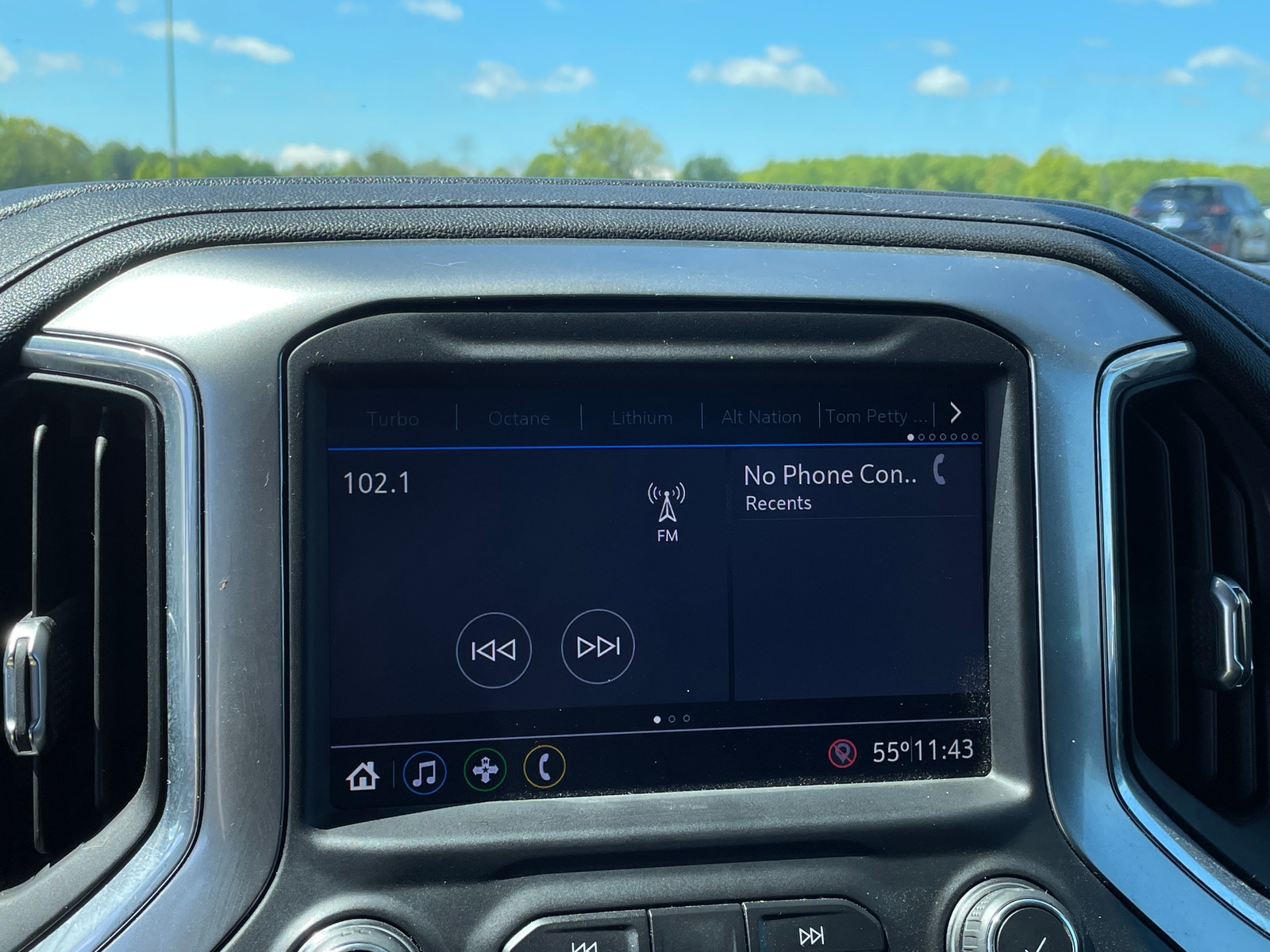 Thumbnail: 2021 Chevrolet Silverado 2500 - 4