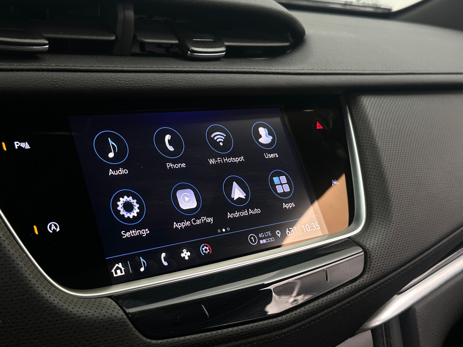 Thumbnail: 2024 Cadillac XT6 - 3
