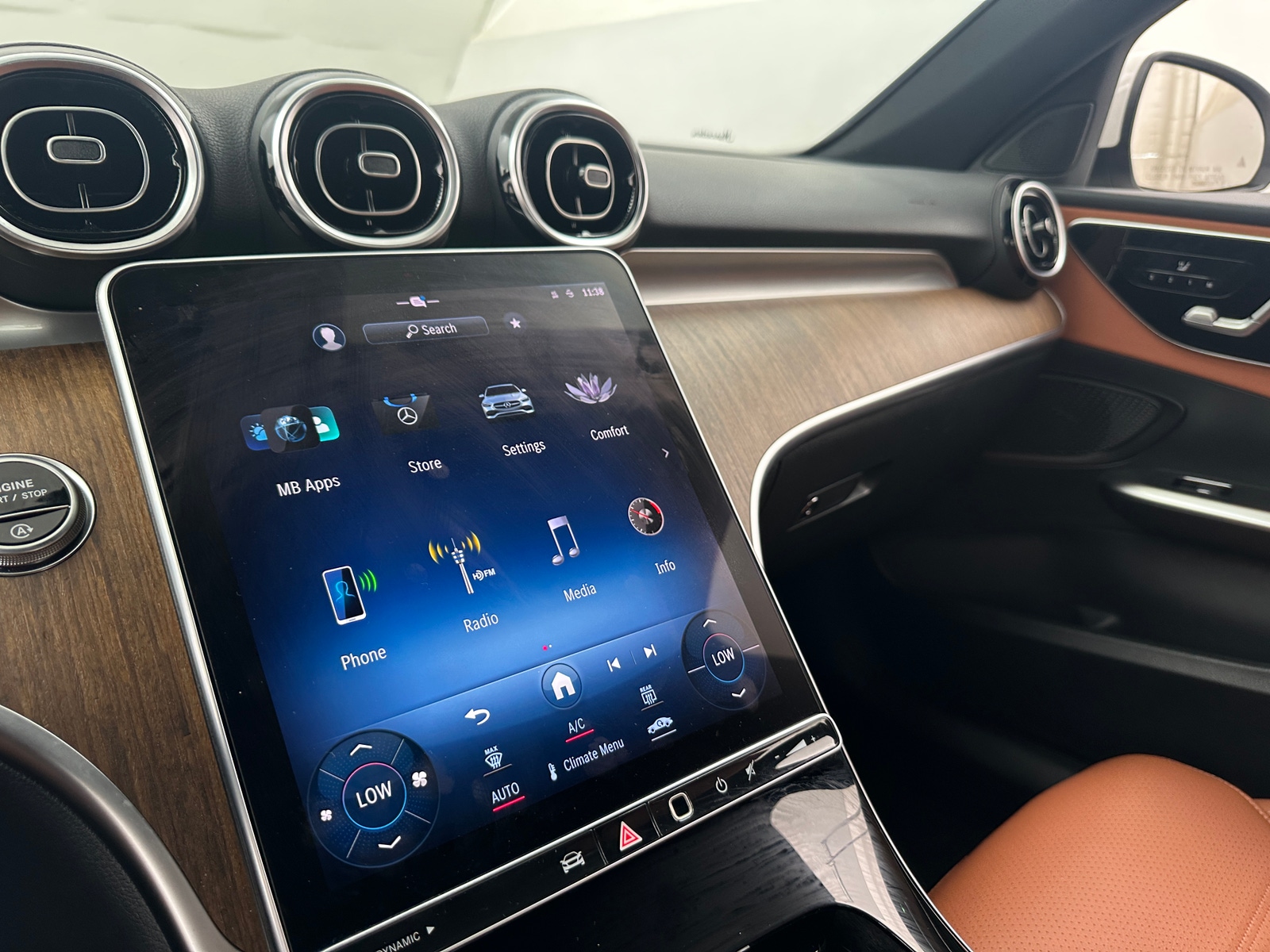 Thumbnail: 2023 Mercedes-Benz C-Class - 3