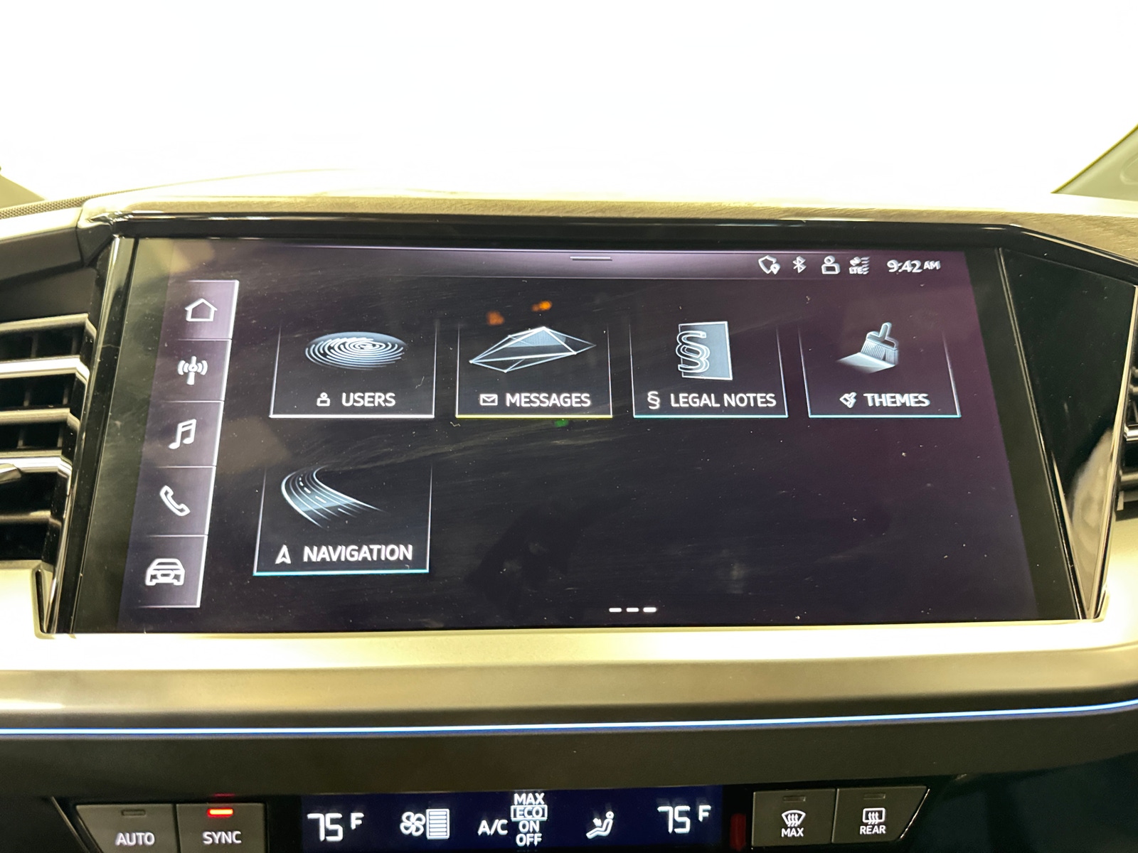Thumbnail: 2023 Audi Q4 e-tron - 3