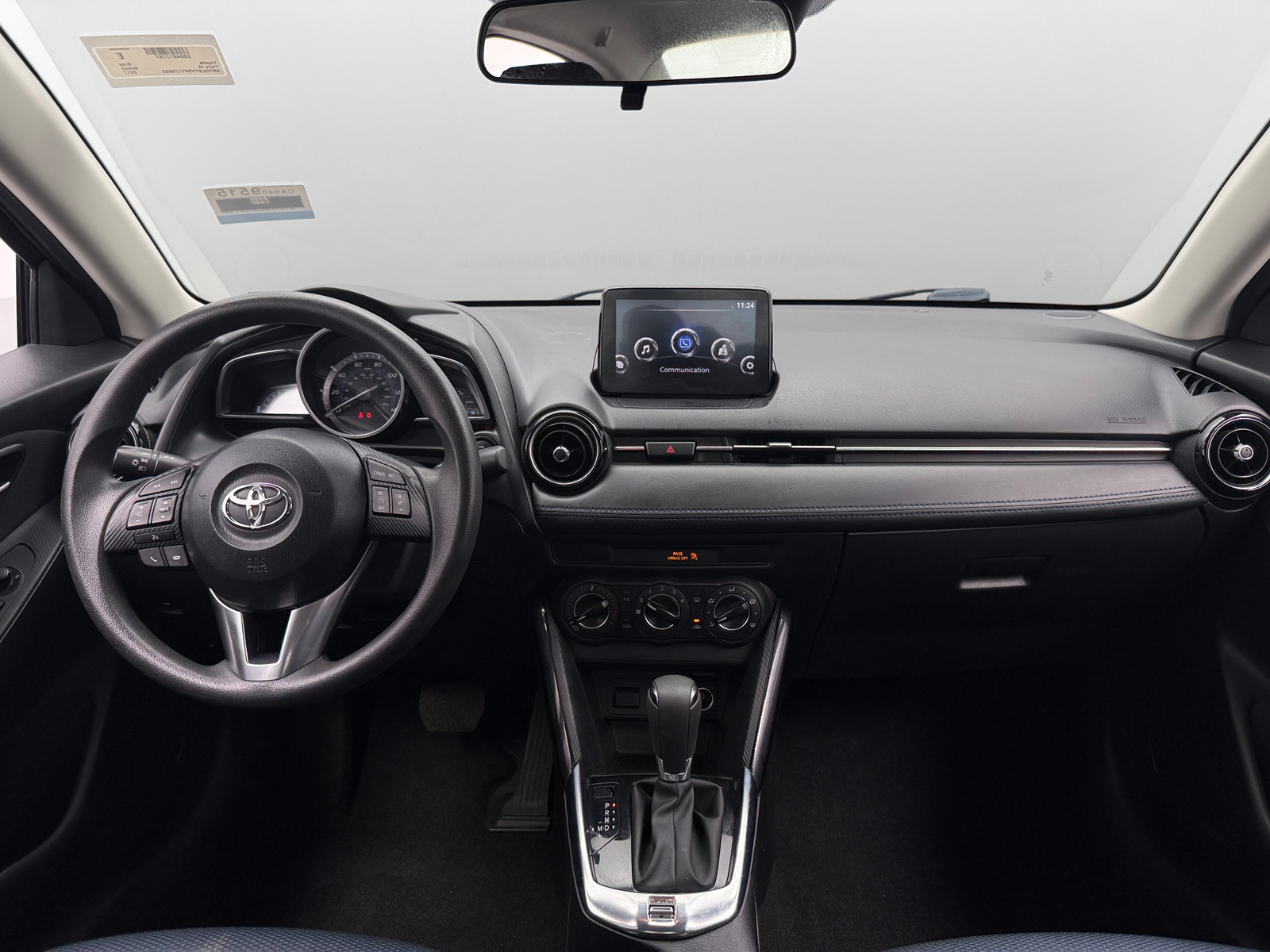 Thumbnail: 2017 Toyota Yaris iA - 3