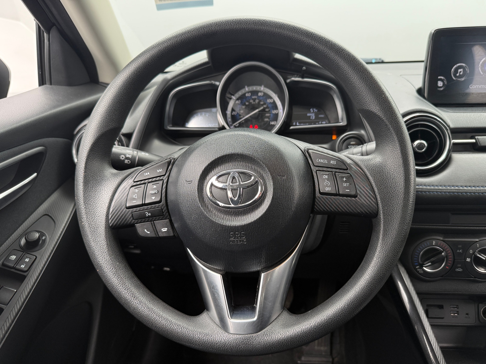 Thumbnail: 2017 Toyota Yaris iA - 5