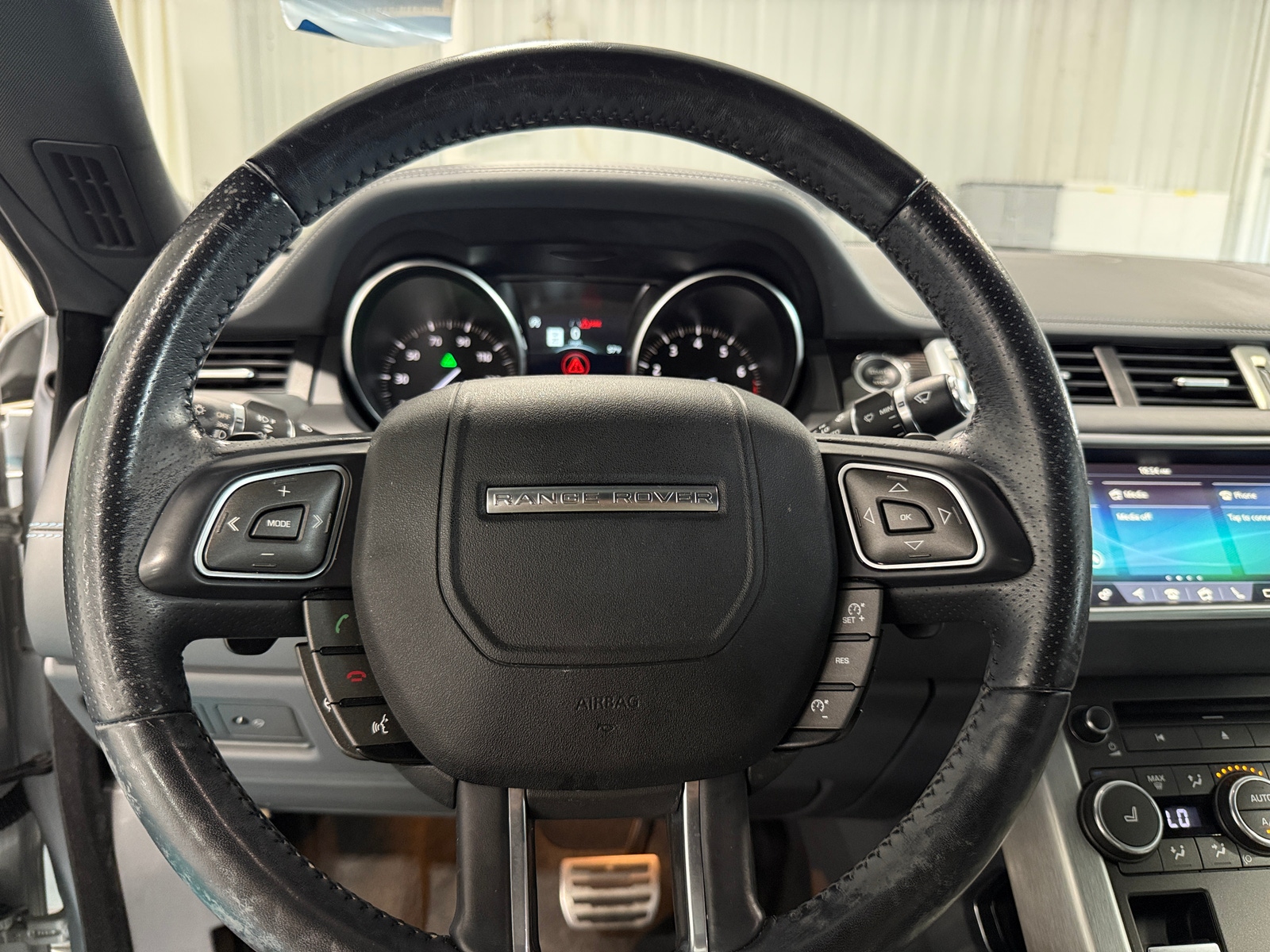 Thumbnail: 2018 Land Rover Range Rover Evoque - 4